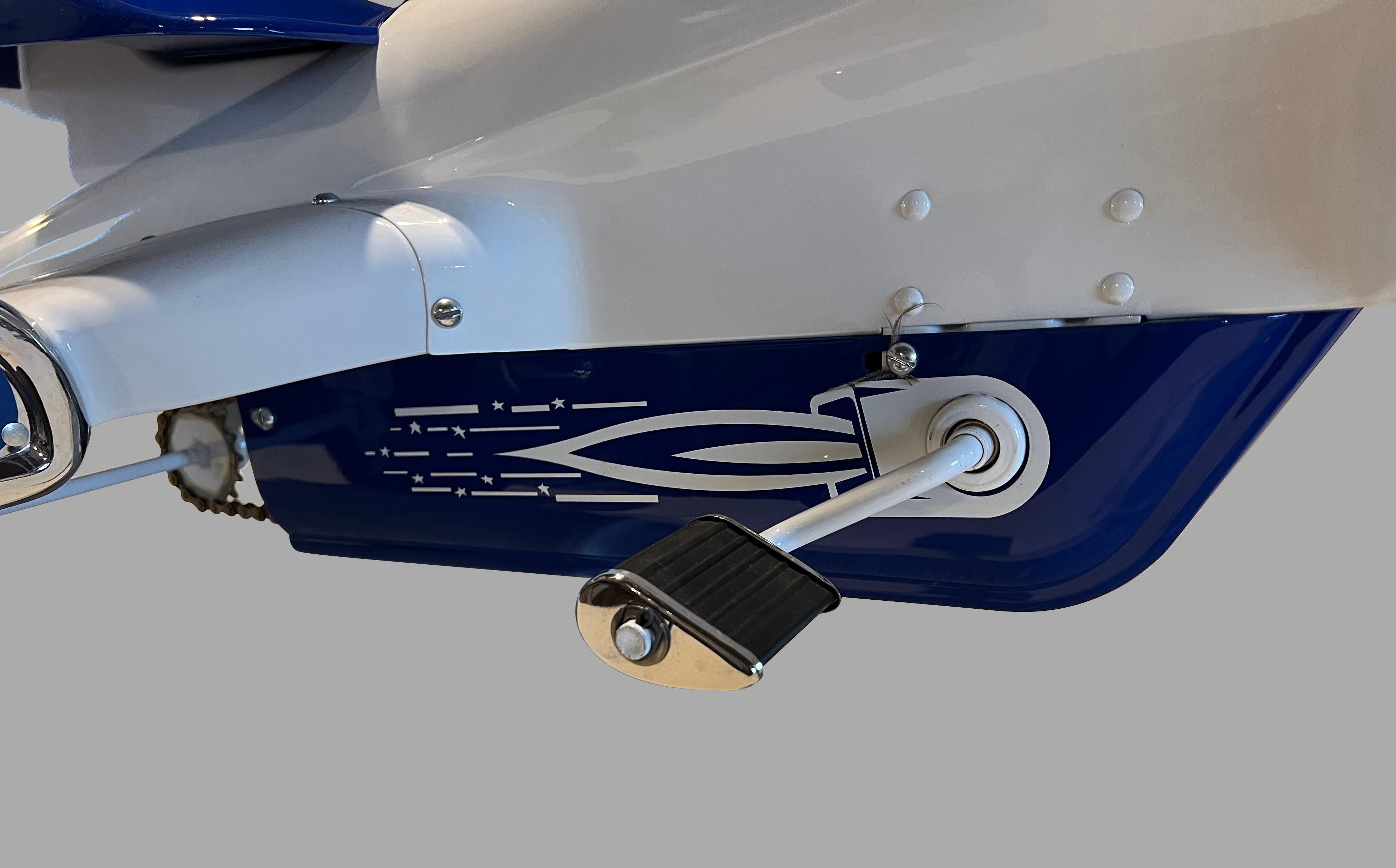 Voiture à pédales Murray Atomic Missile entièrement restaurée Circa 1960 en vente 7