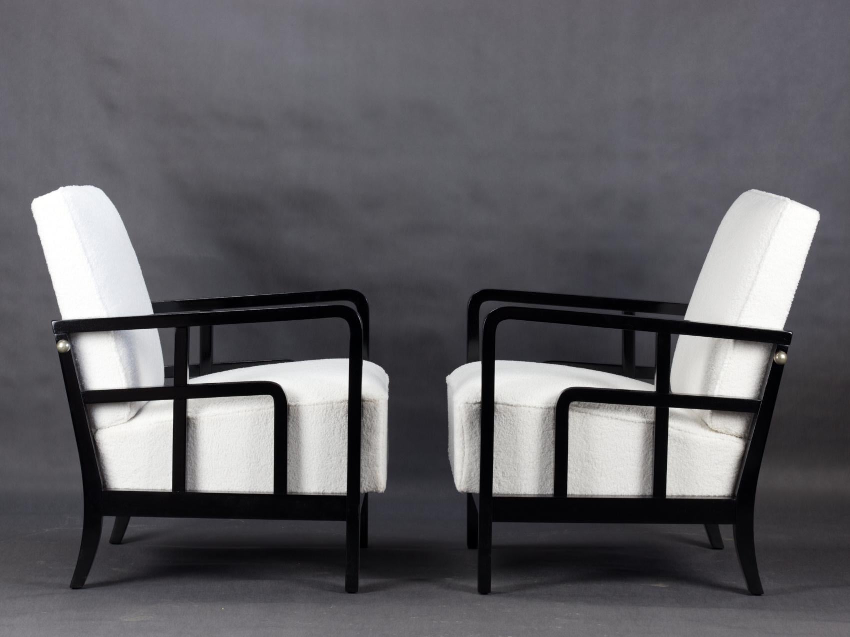 Early 20th Century Fully Restored Pair of Art Deco Lounge Chairs, circa 1930 For Sale