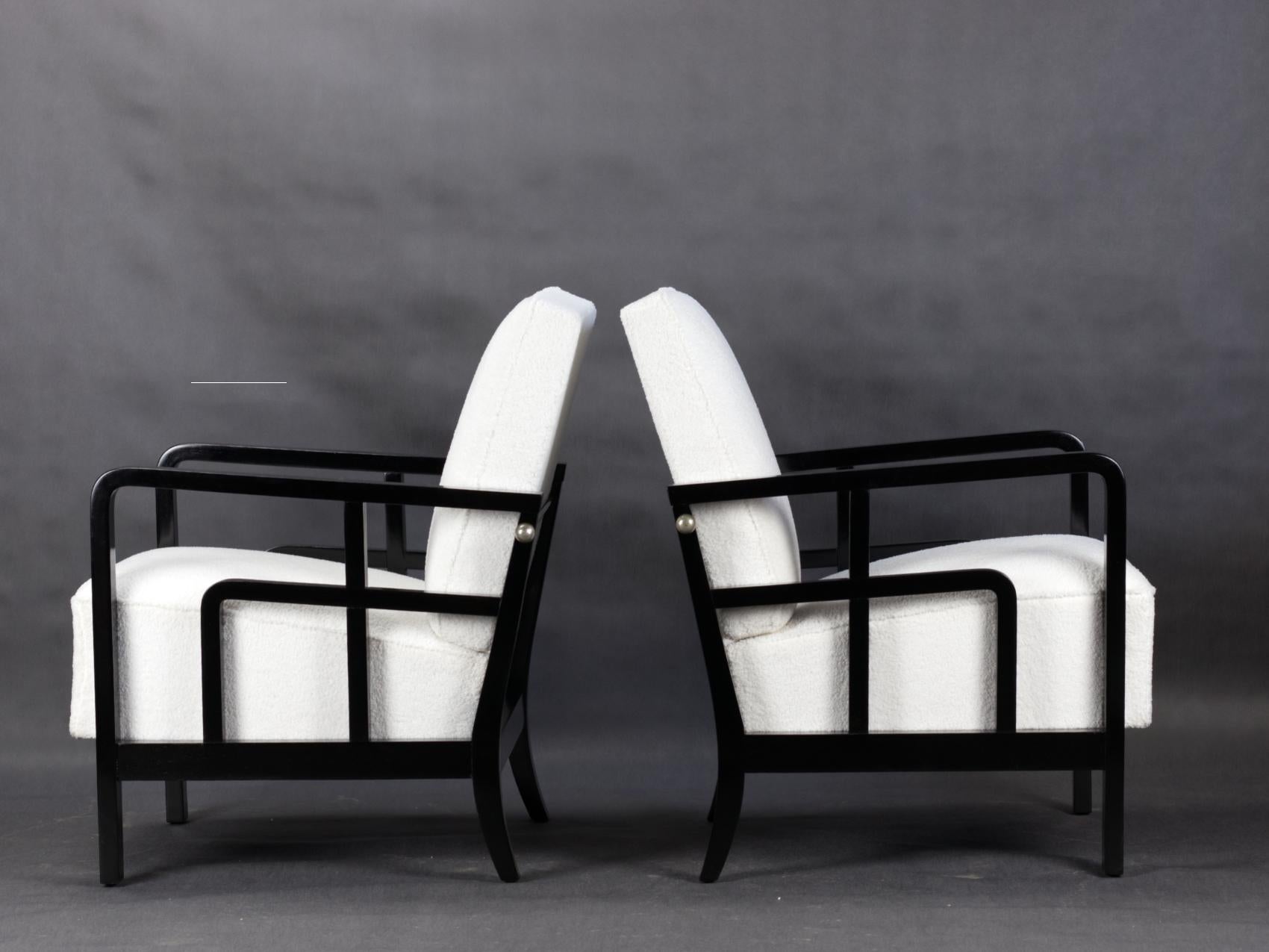 Fully Restored Pair of Art Deco Lounge Chairs, circa 1930 For Sale 2