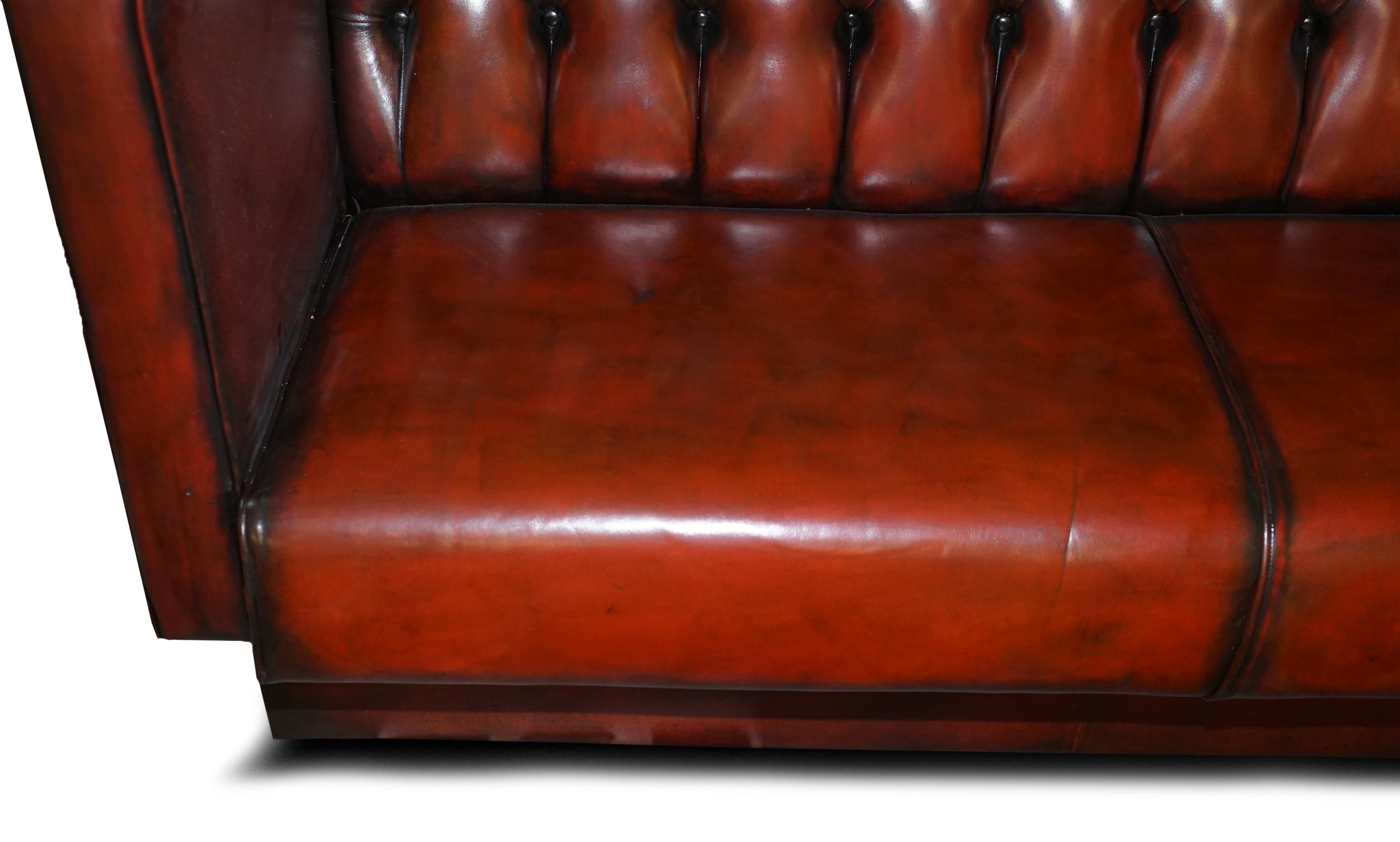 Fully Restored Pair of Huge 4-5 Seat Each Chesterfield Brown Leather Bench Sofas For Sale 6