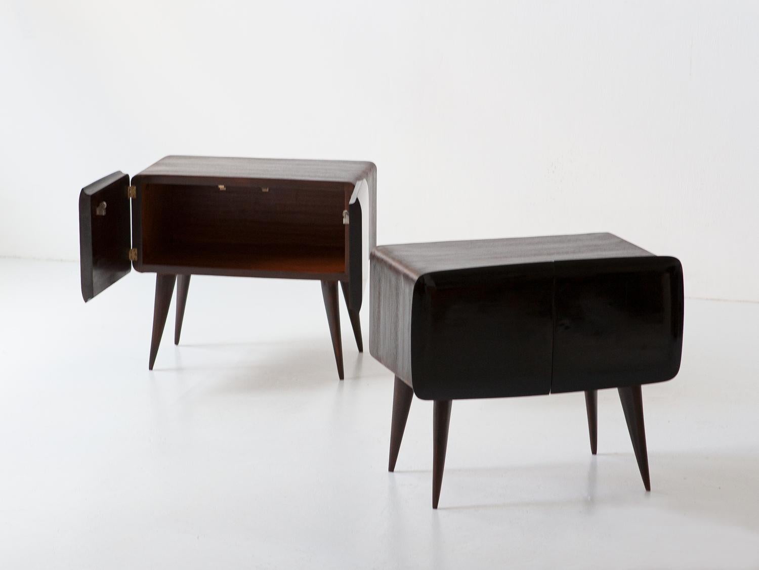 Mid-Century Modern Fully Restored Pair of Italian Bedside Tables, 1950s
