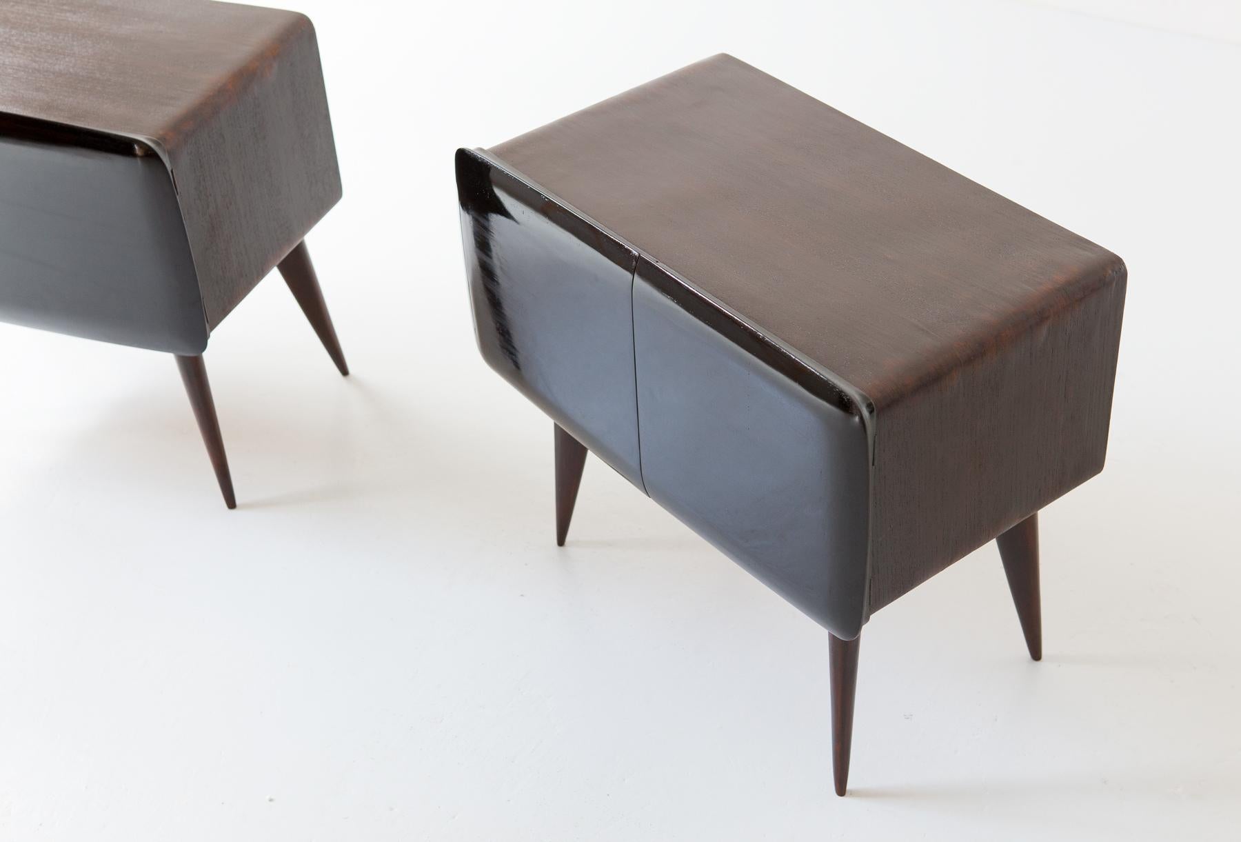 Fully Restored Pair of Italian Bedside Tables, 1950s 1