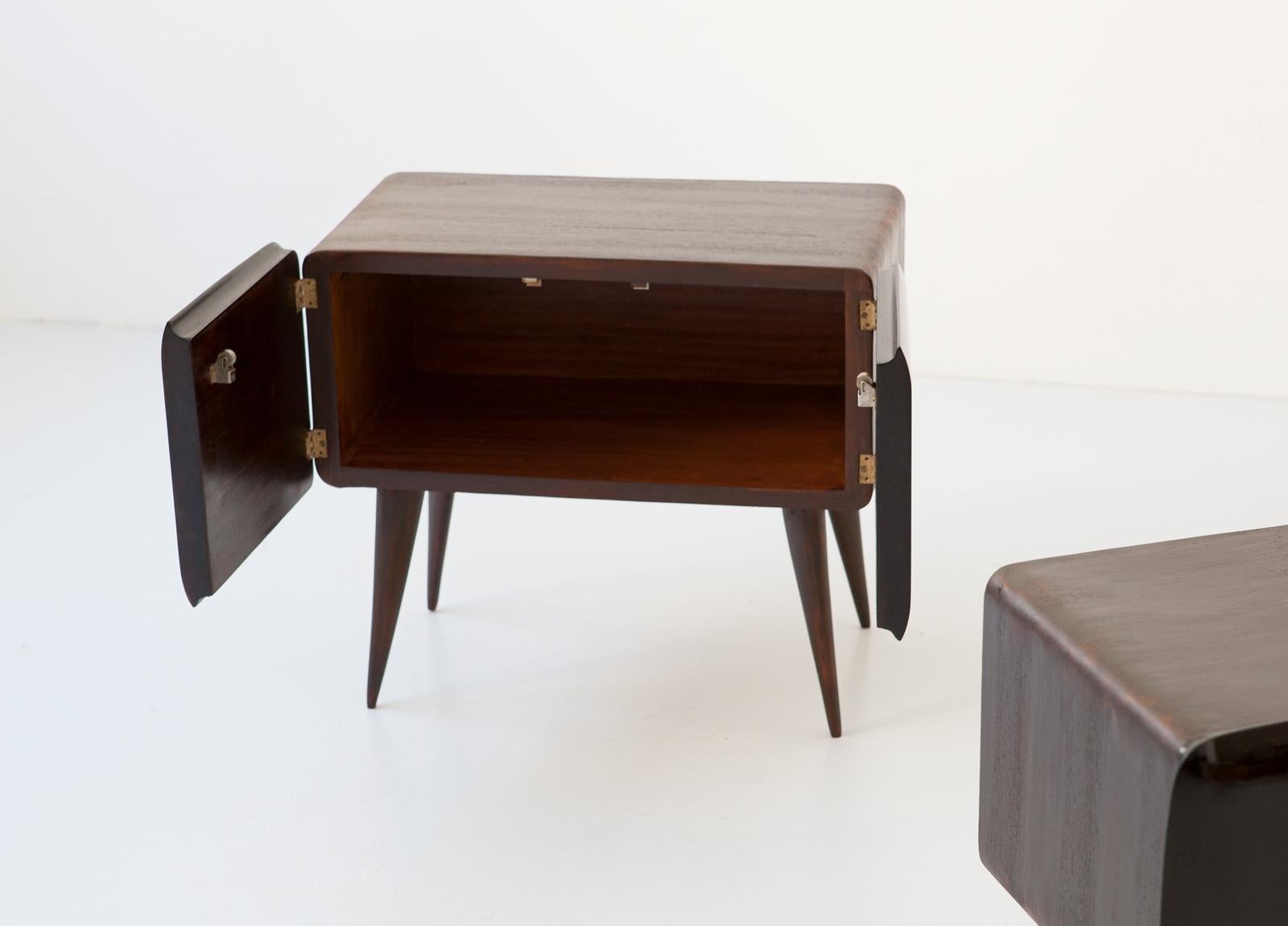 Fully Restored Pair of Italian Bedside Tables, 1950s 2