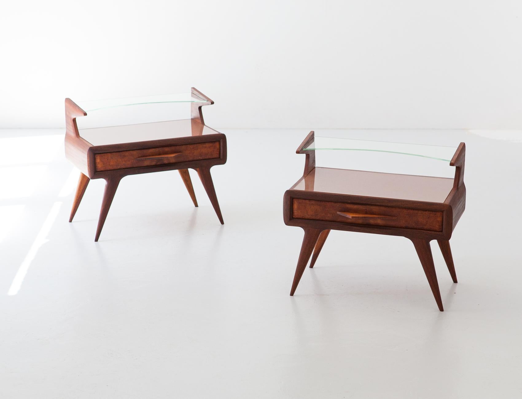 Fully Restored Pair of Italian Bedside Tables with Glass Top, 1950s For Sale 2