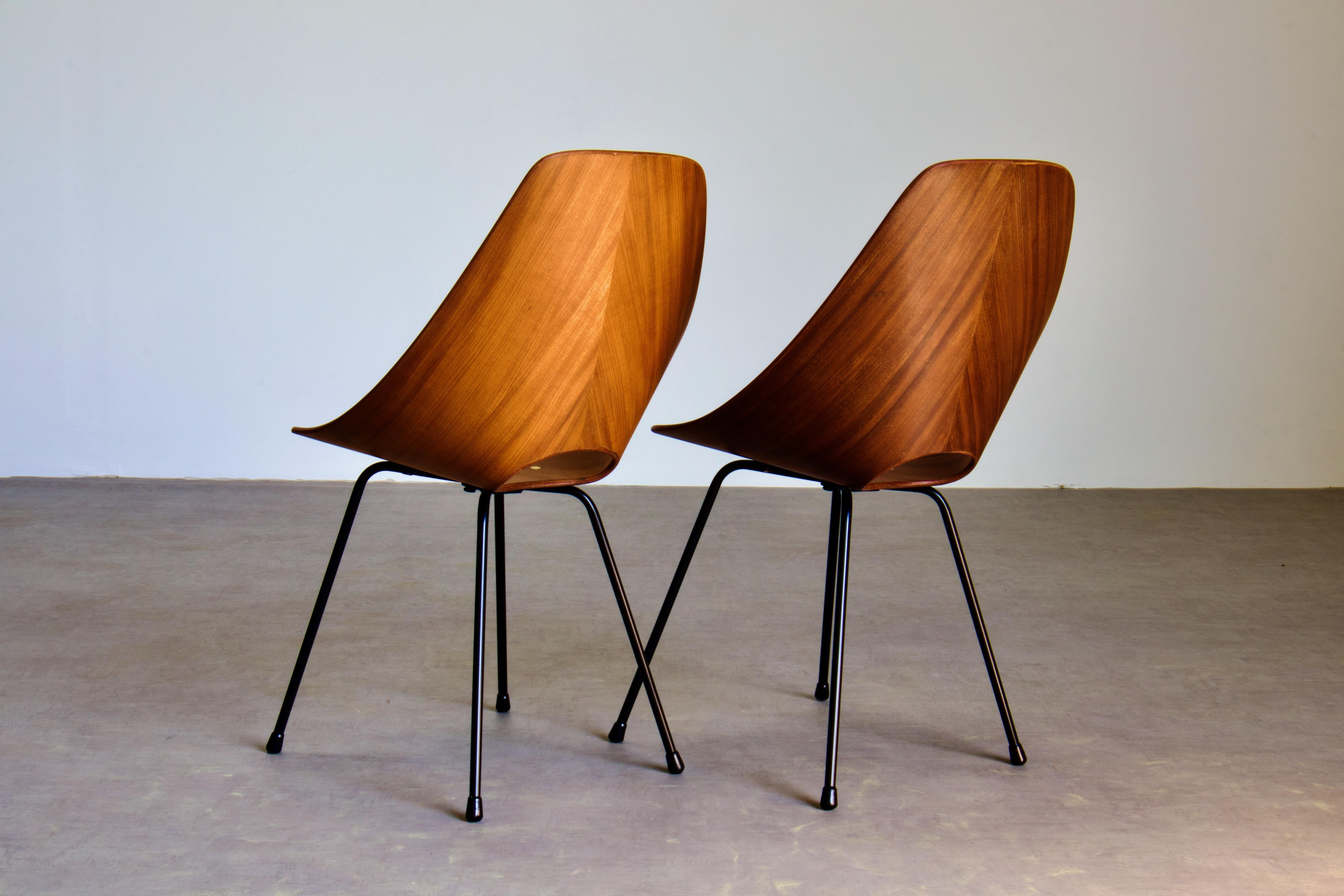 Metal Fully Restored Pair of Medea Side Chairs in Exotic Hardwood, Nobili, 1955 Italy For Sale