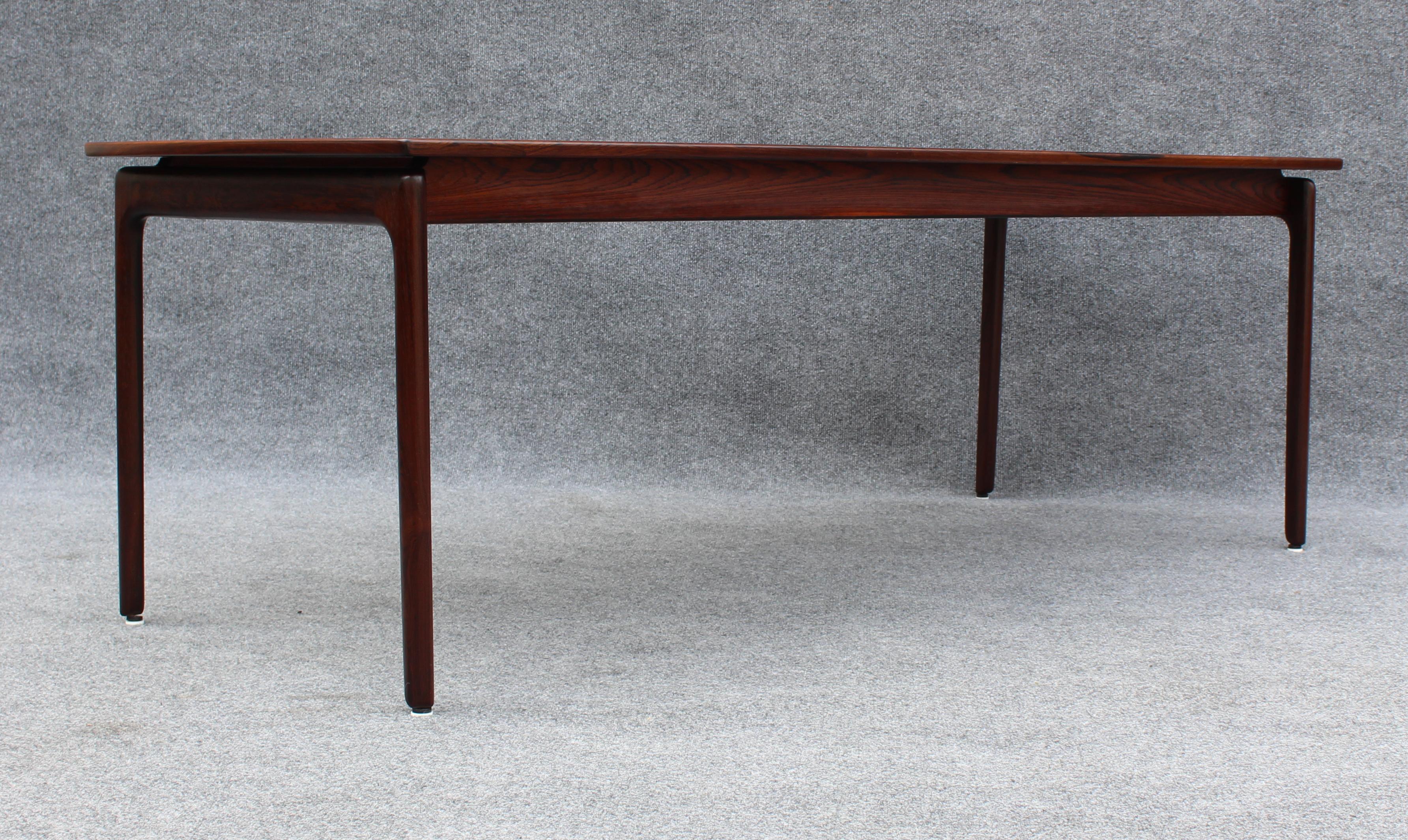 Table basse en bois de rose Ole Wanscher, entièrement restaurée et rare, des années 1960 en vente 2