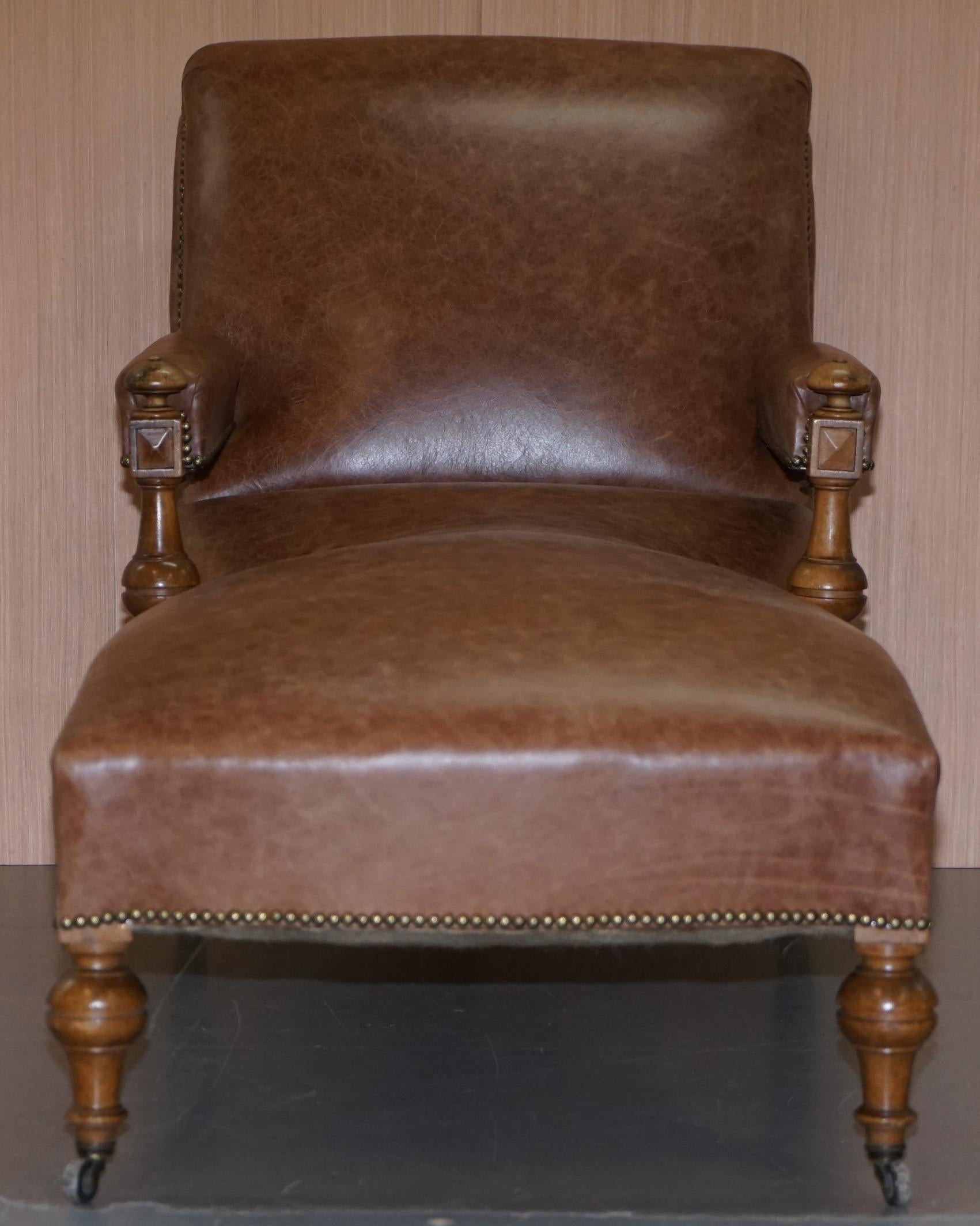 Début de l'époque victorienne Chaise longue entièrement restaurée CIR 1860 Fauteuil Victorien en cuir brun en vente