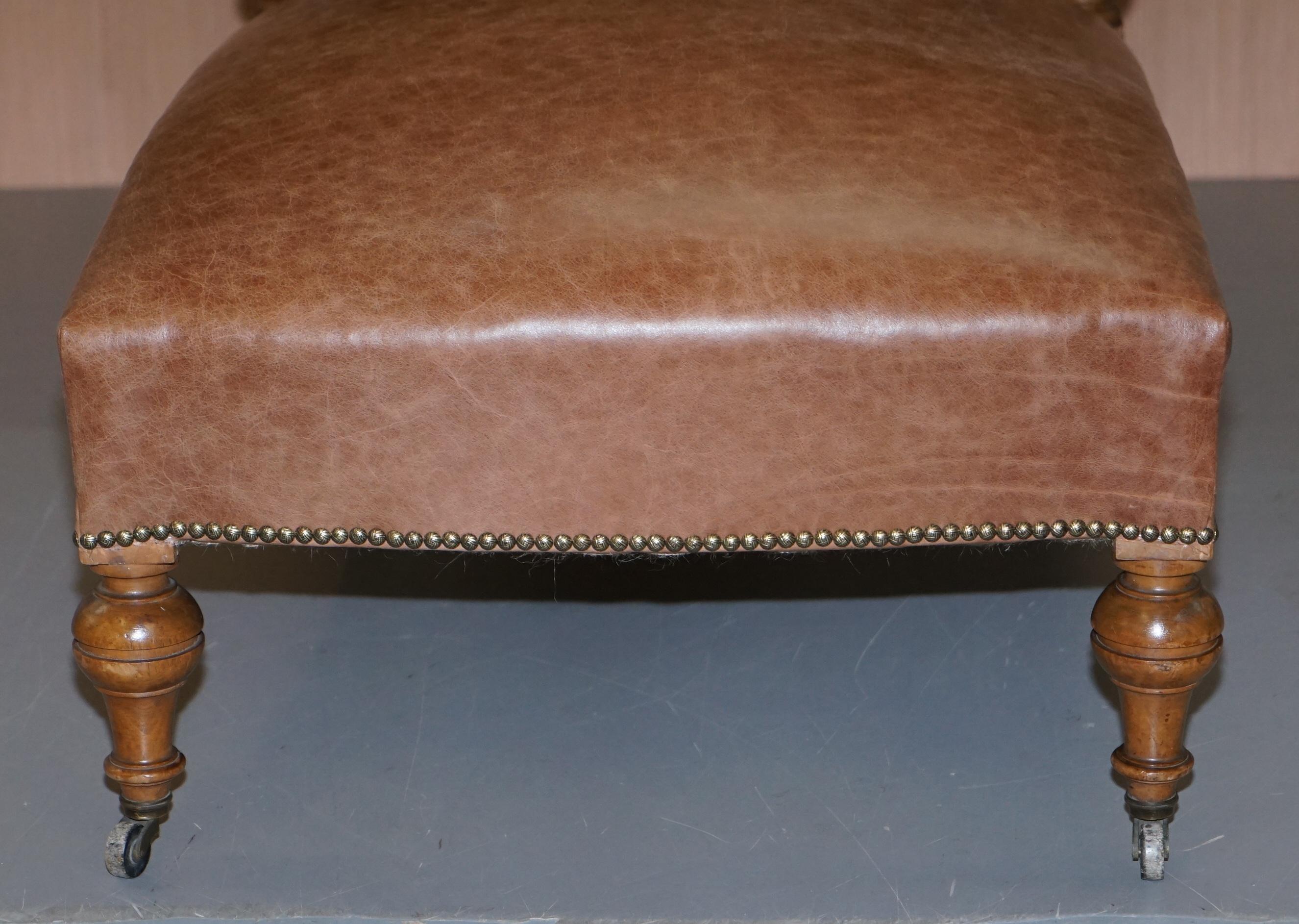 Chaise longue entièrement restaurée CIR 1860 Fauteuil Victorien en cuir brun en vente 1