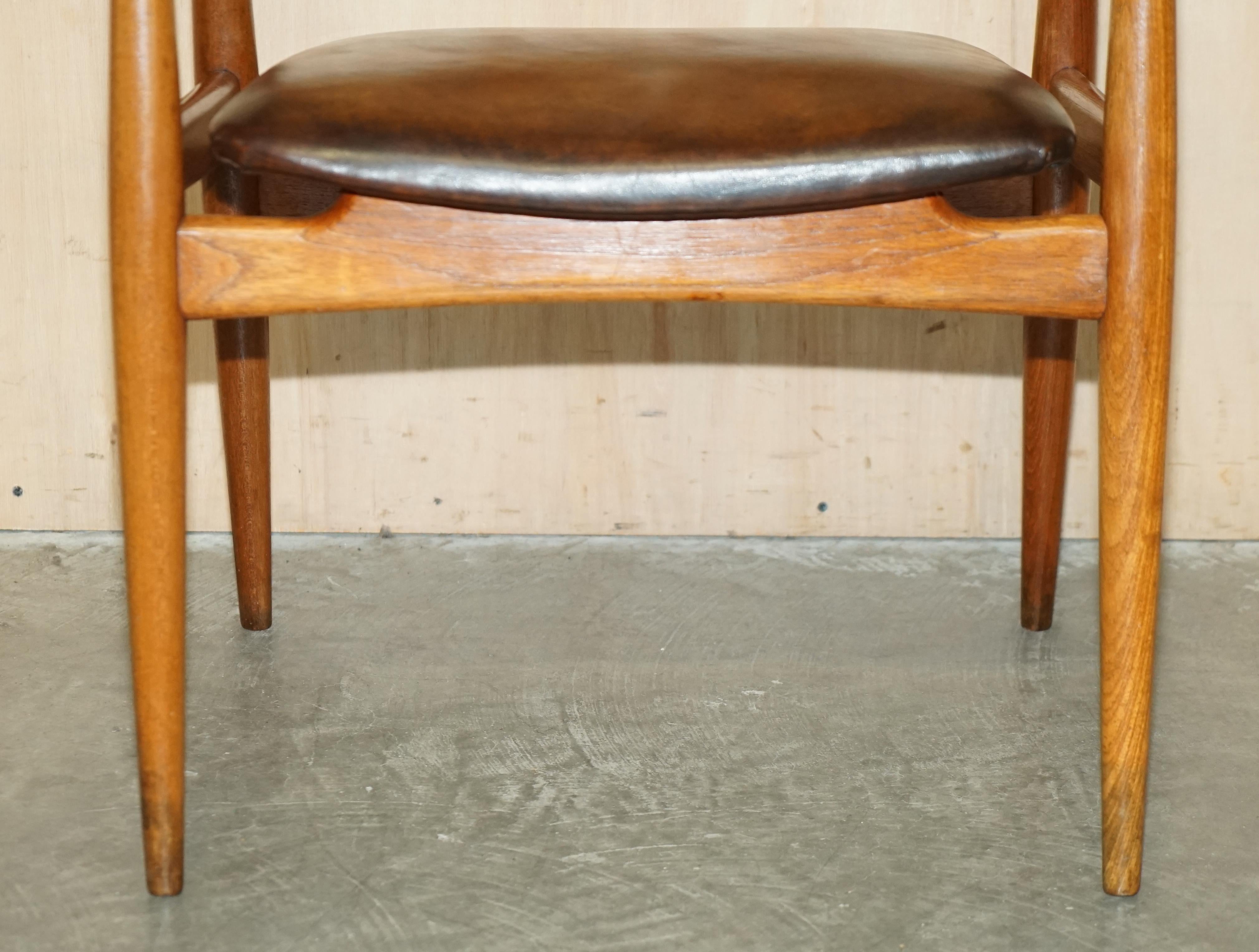 FULLY RESTORED & STAMPED 1960's HANS J WEGNER CH 35 BROWN LEATHER ARMCHAIR For Sale 3