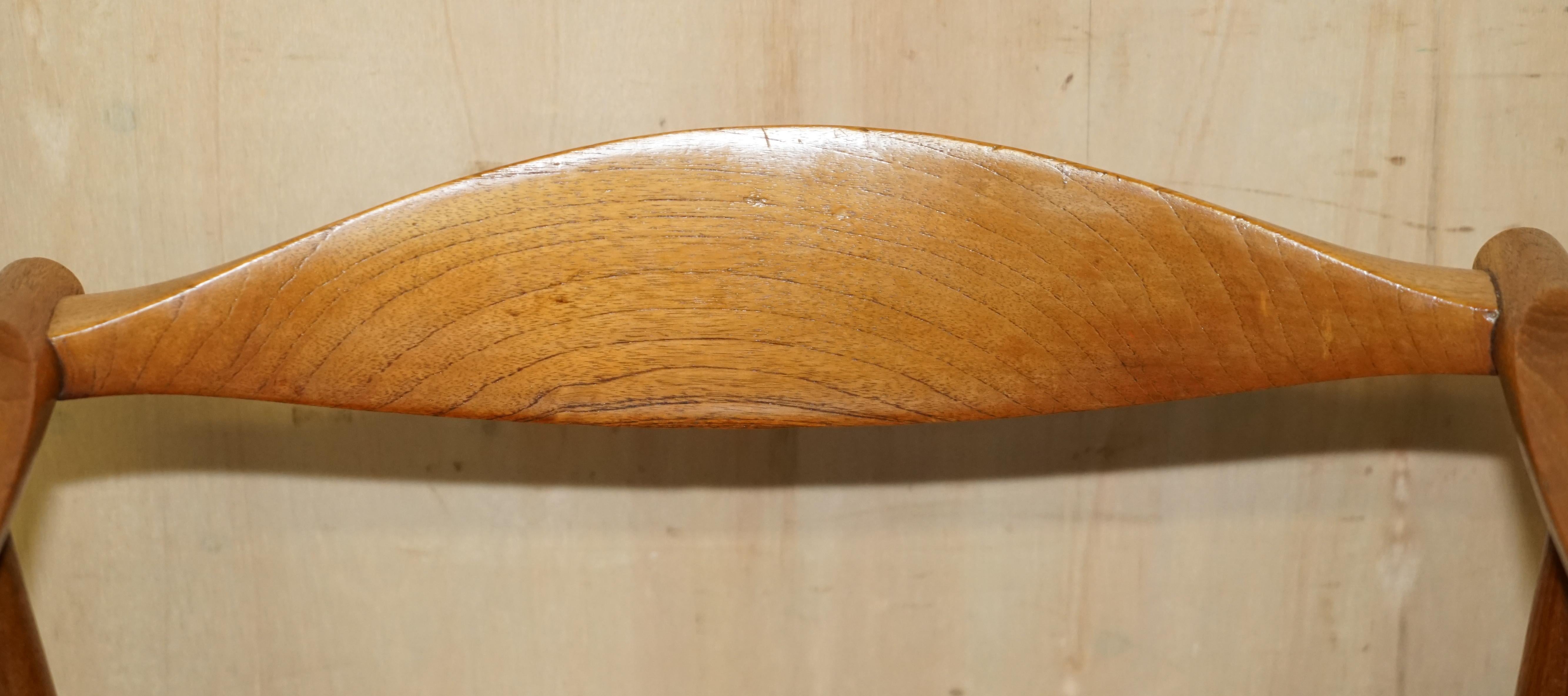 FULLY RESTORED & STAMPED 1960er Jahre HANS J WEGNER CH 35 VERZIERTES LEDER ARMCHAIR (Mitte des 20. Jahrhunderts) im Angebot