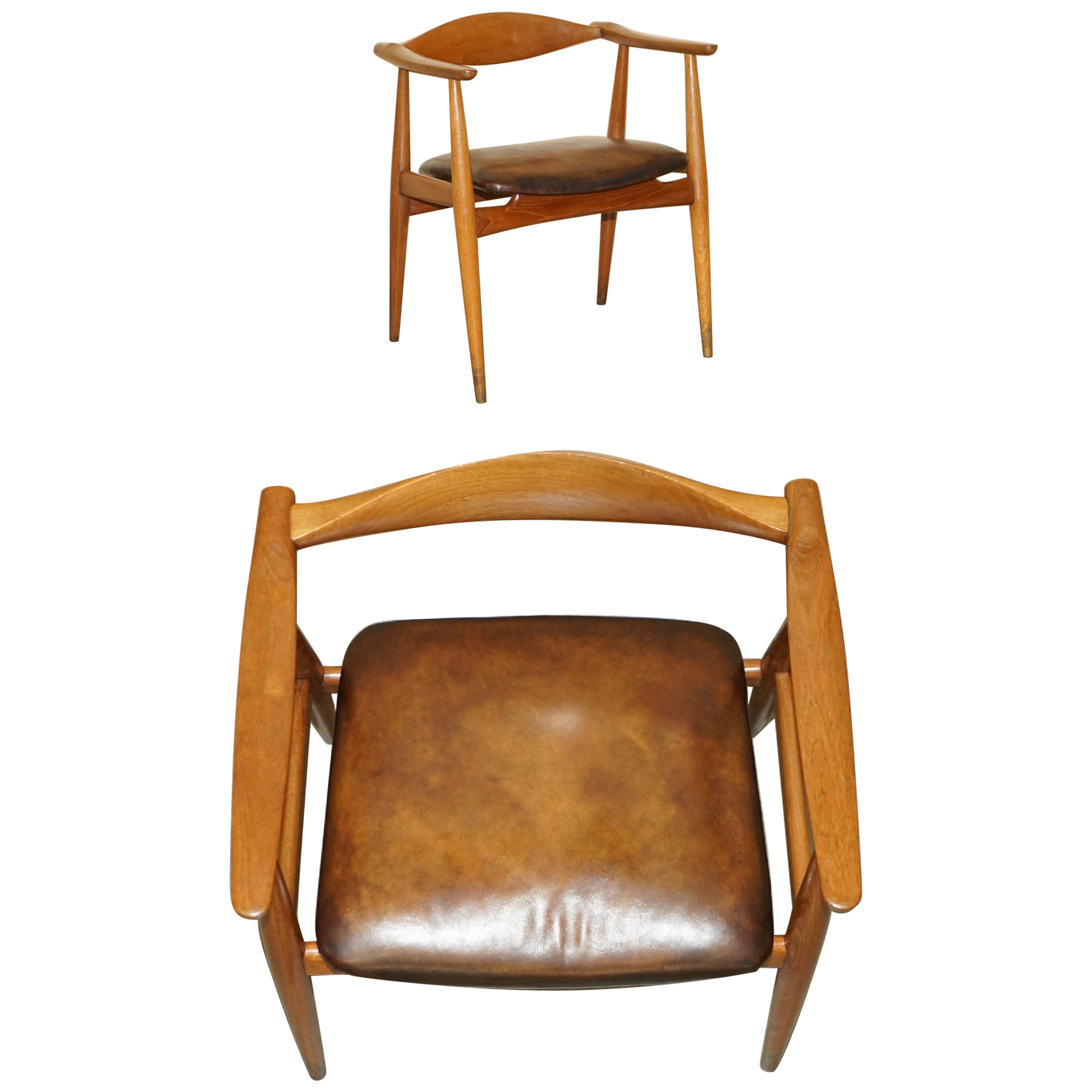 FULLY RESTORED & STAMPED 1960er Jahre HANS J WEGNER CH 35 VERZIERTES LEDER ARMCHAIR im Angebot