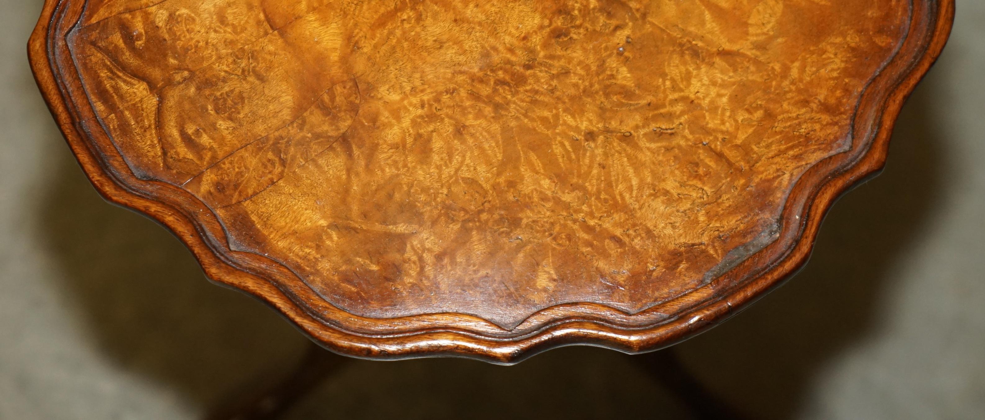 Early 20th Century FULLY RESTORED SUBLIME ANTIQUE CIRCA 1920 BURR WALNUT TRIPOD SiDE END LAMP TABLE