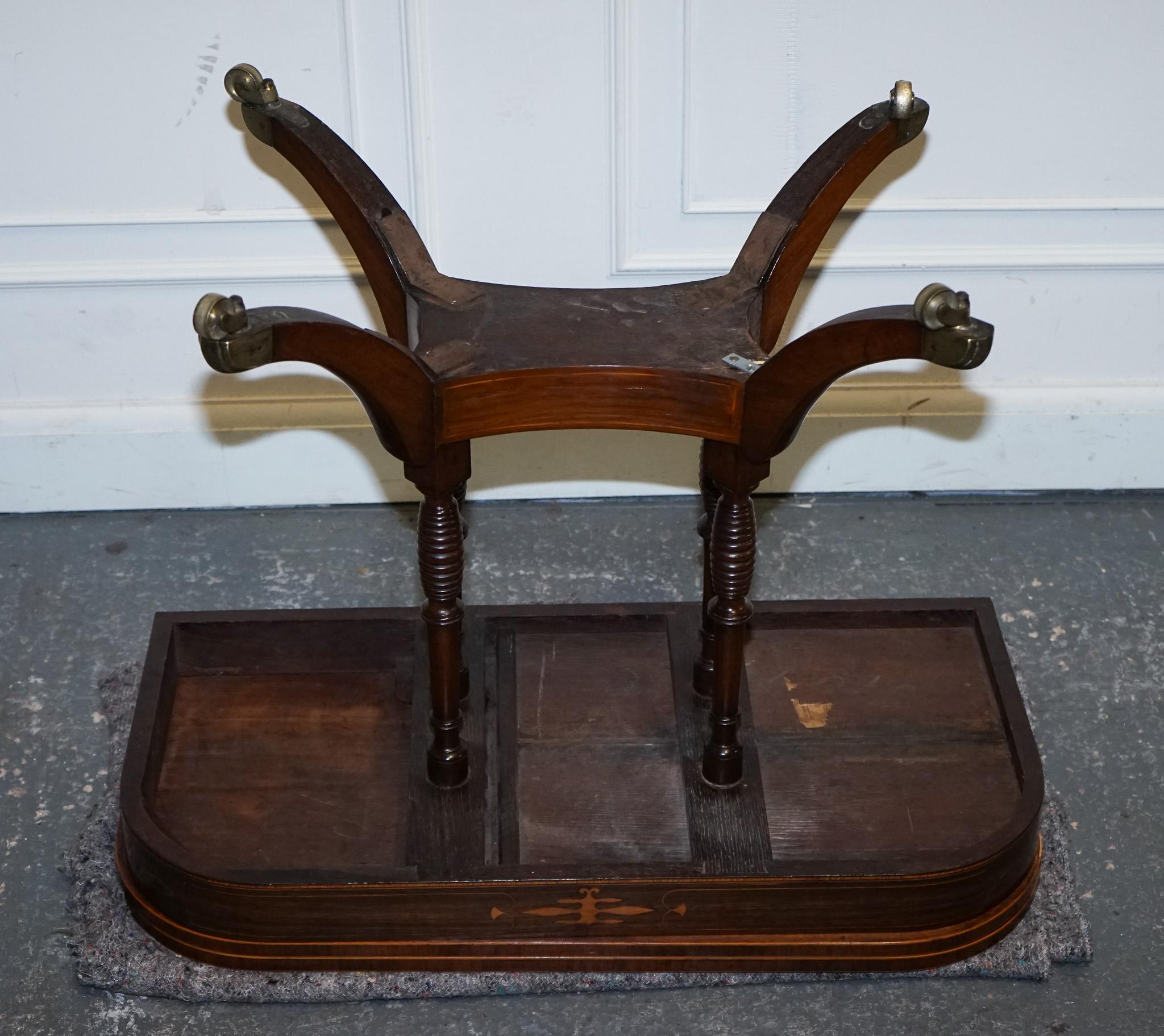 FULLY RESTORED GEORGIAN GAMES CARD FOLDING TABLE ON ORIGiNAL BRASS CASTORS For Sale 13