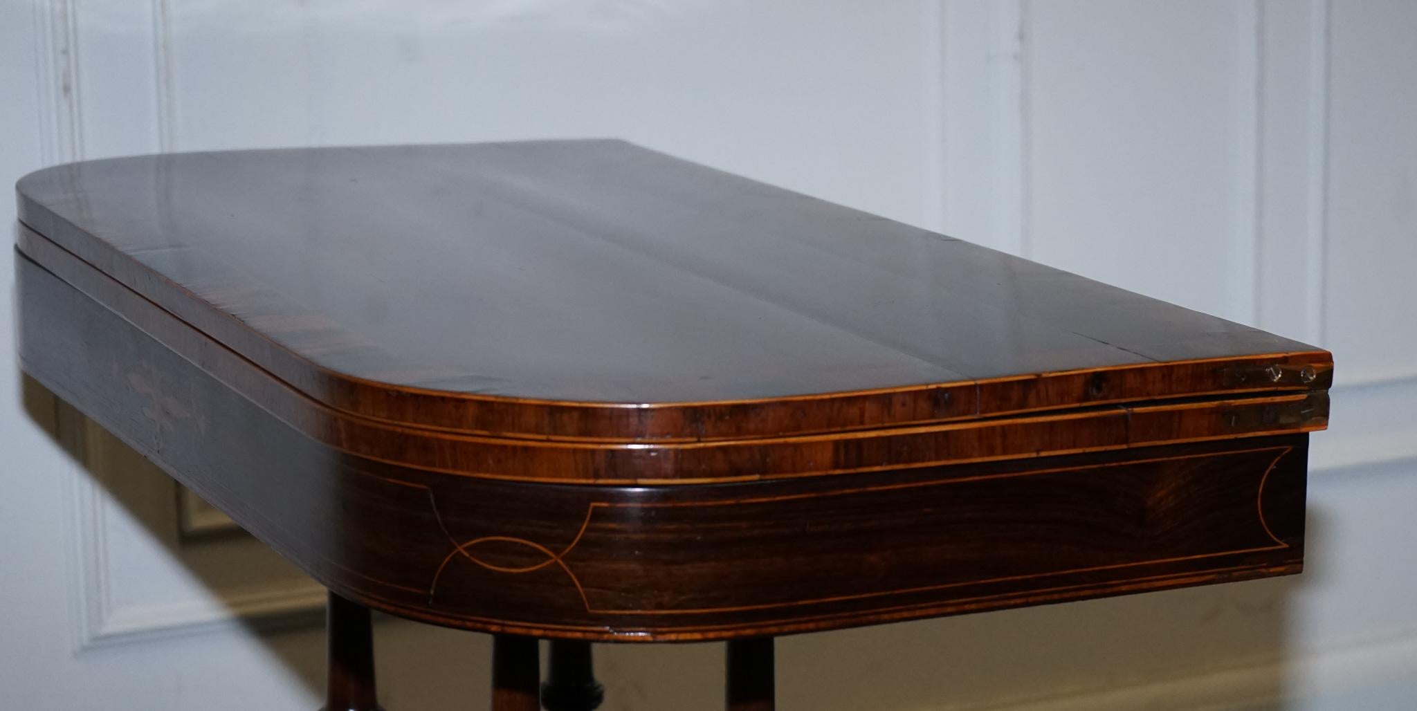 FULLY RESTORED GEORGIAN GAMES CARD FOLDING TABLE ON ORIGiNAL BRASS CASTORS In Good Condition For Sale In Pulborough, GB