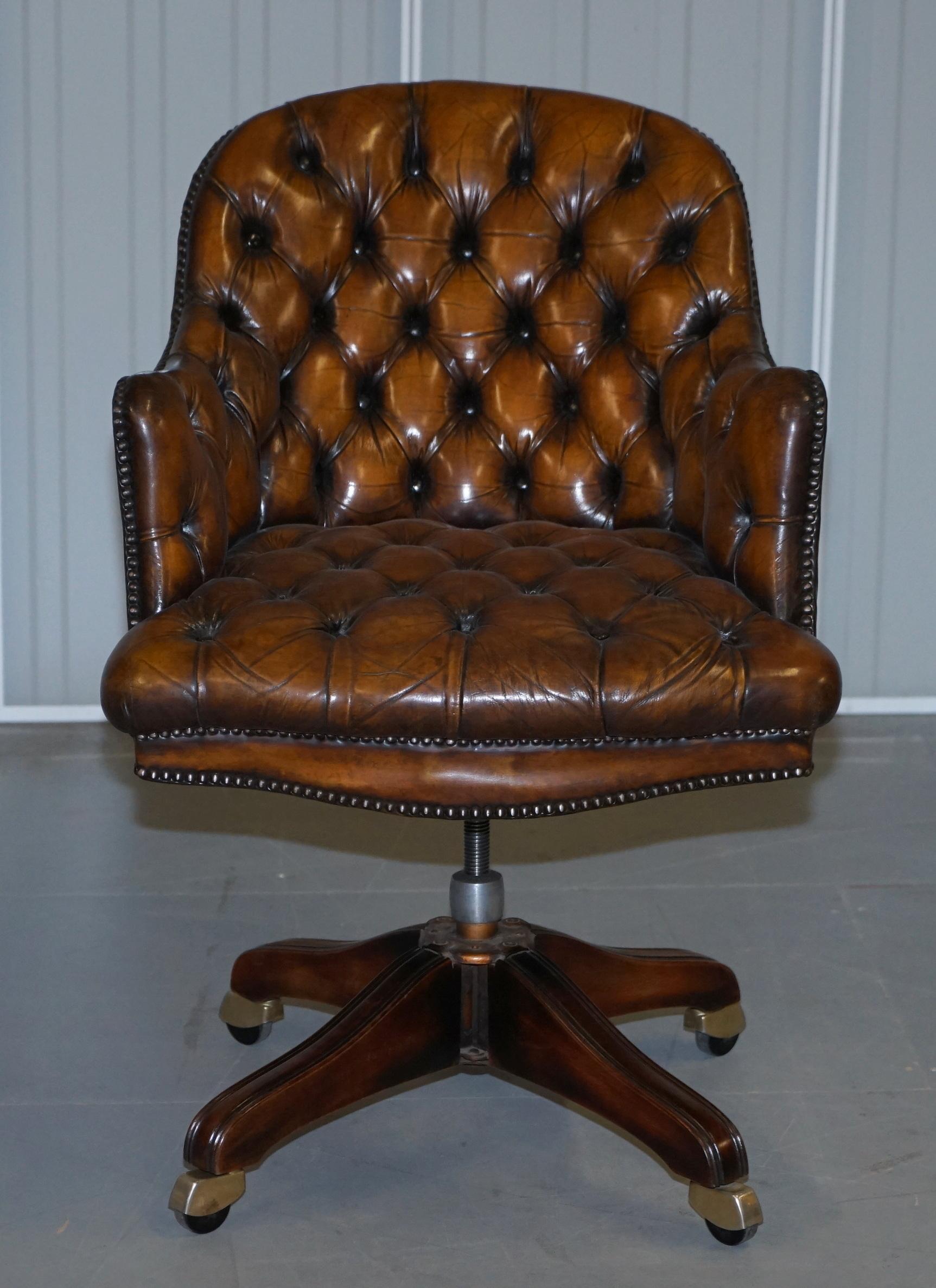 We are delighted to offer for sale this lovely fully restored original vintage hand dyed Mahogany brown leather Chesterfield tufted directors chair

A very good looking well made and comfortable directors chair. Its chesterfield buttoned both back