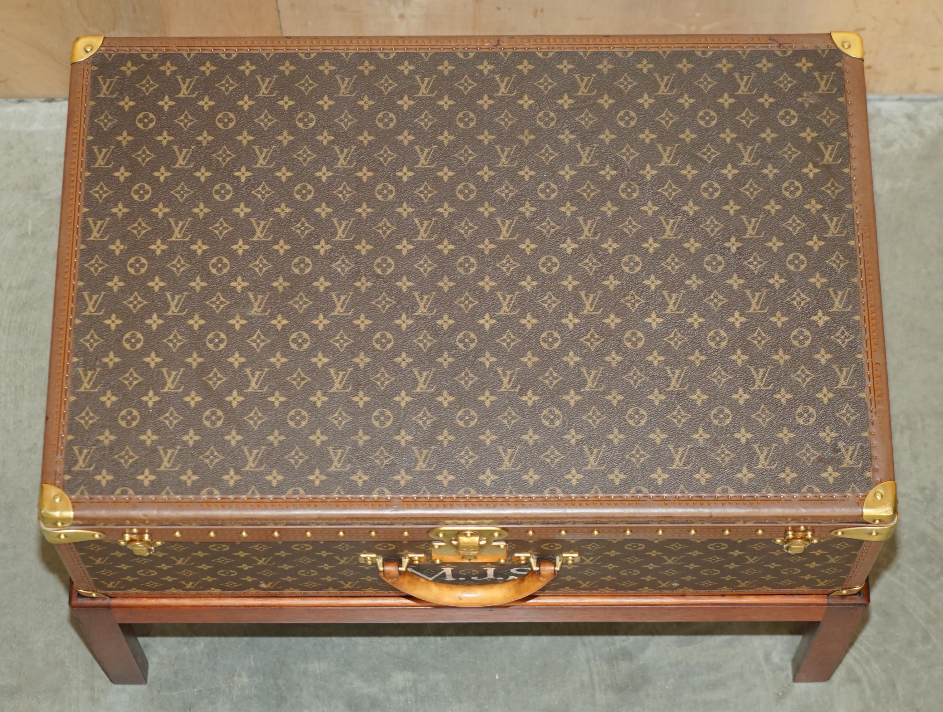 FULLY RESTORED ViNTAGE BROWN LEATHER LOUIS VUITTON SUITCASE TRUNK COFFEE TABLE 3