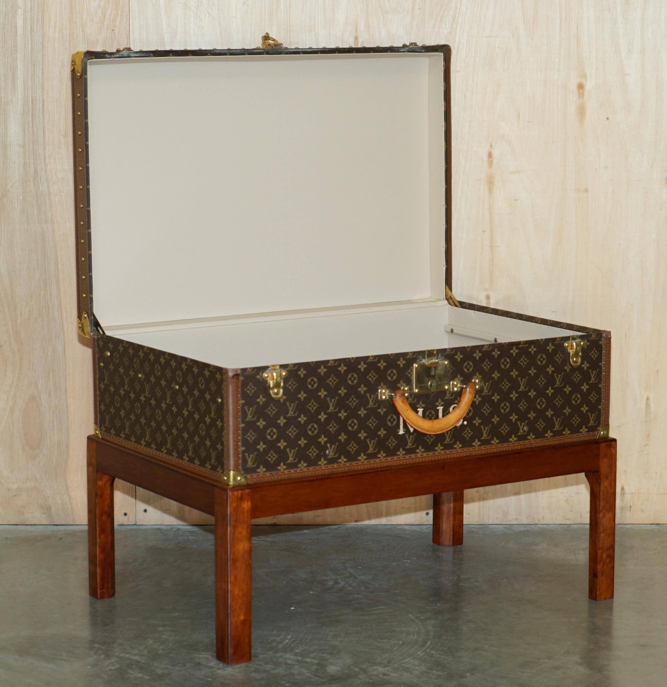 FULLY RESTORED ViNTAGE BROWN LEATHER LOUIS VUITTON SUITCASE TRUNK COFFEE TABLE 8