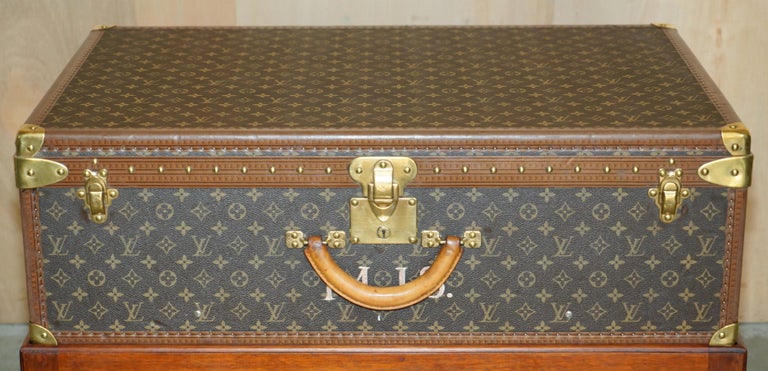 FULLY RESTORED ViNTAGE BROWN LEATHER LOUIS VUITTON SUITCASE TRUNK COFFEE  TABLE For Sale at 1stDibs