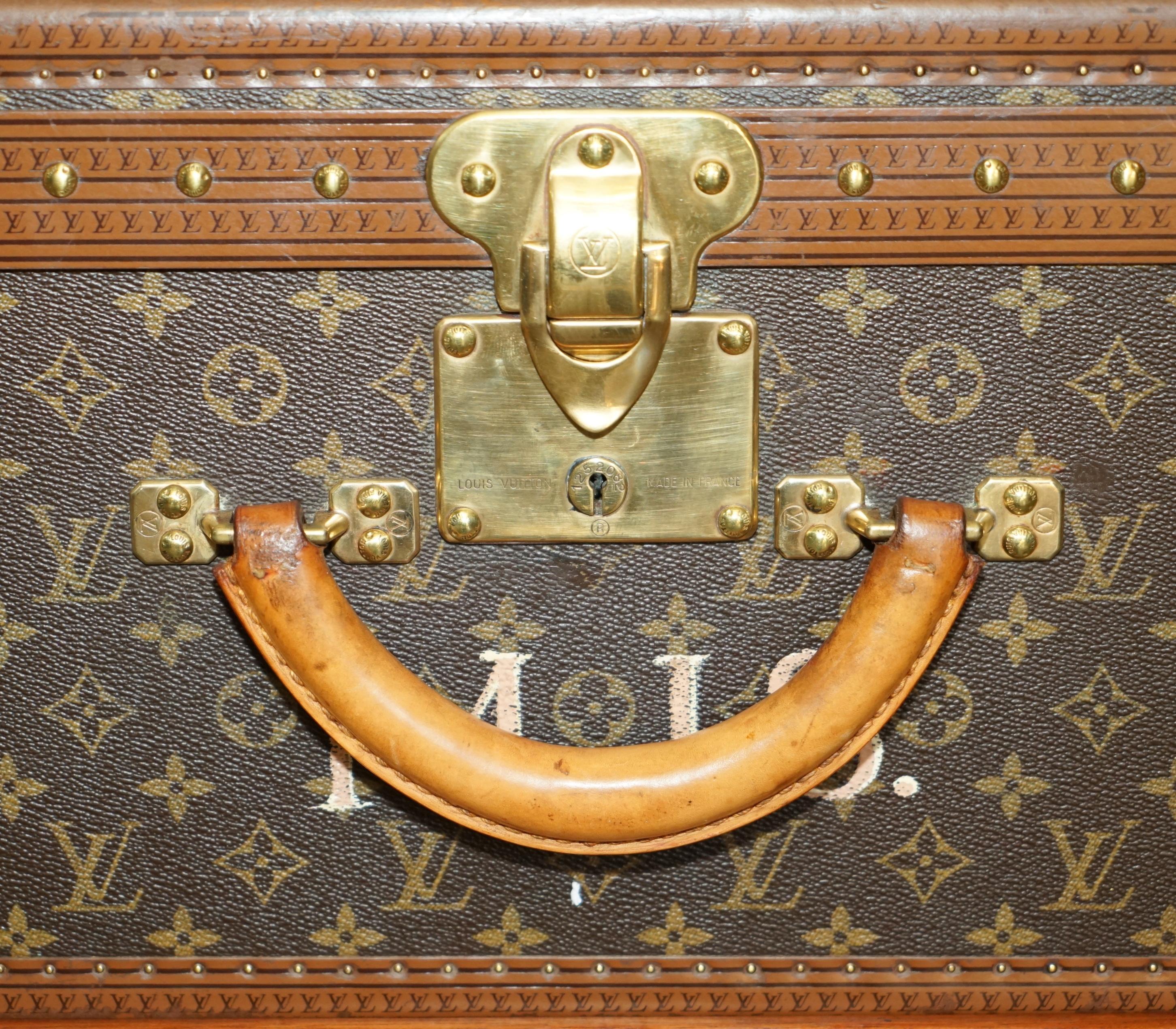 French FULLY RESTORED ViNTAGE BROWN LEATHER LOUIS VUITTON SUITCASE TRUNK COFFEE TABLE