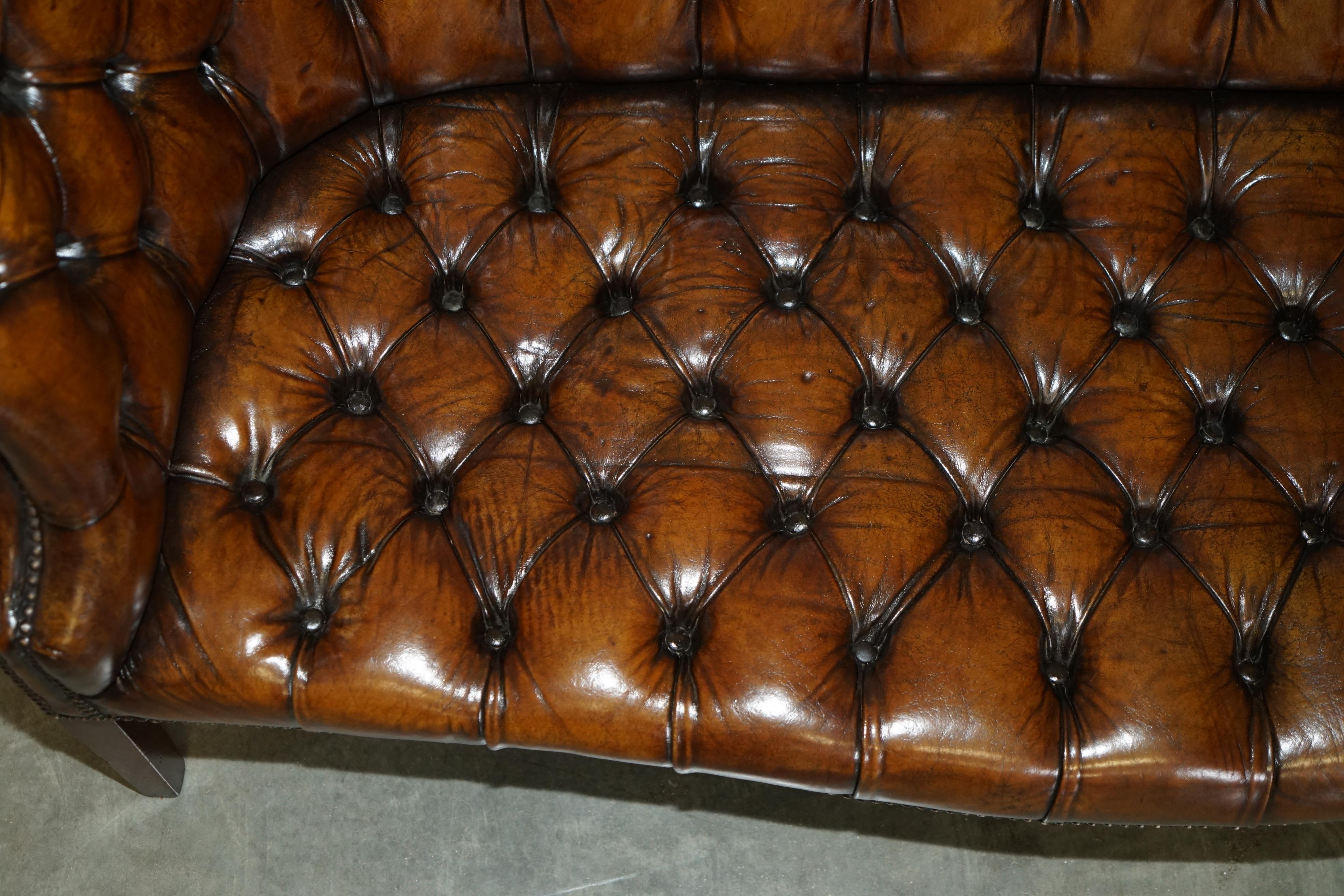 FULLY RESTORED ViNTAGE CIGAR BROWN LEATHER PORTERS WINGBACK CHESTERFIELD SOFA For Sale 6