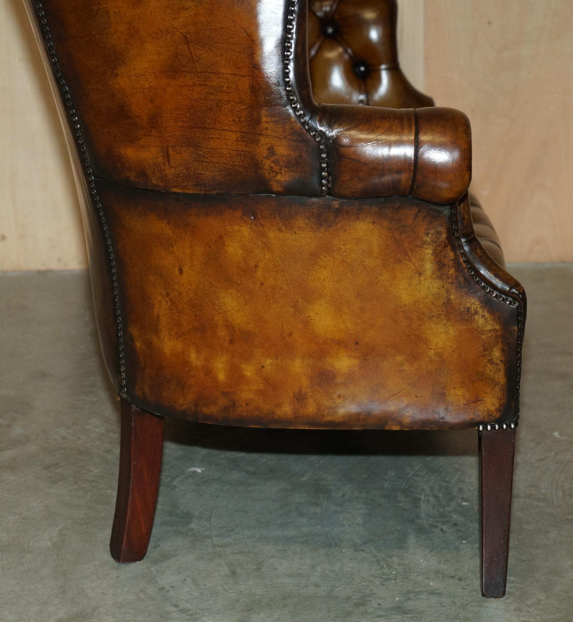 FULLY RESTORED ViNTAGE CIGAR BROWN LEATHER PORTERS WINGBACK CHESTERFIELD SOFA For Sale 10