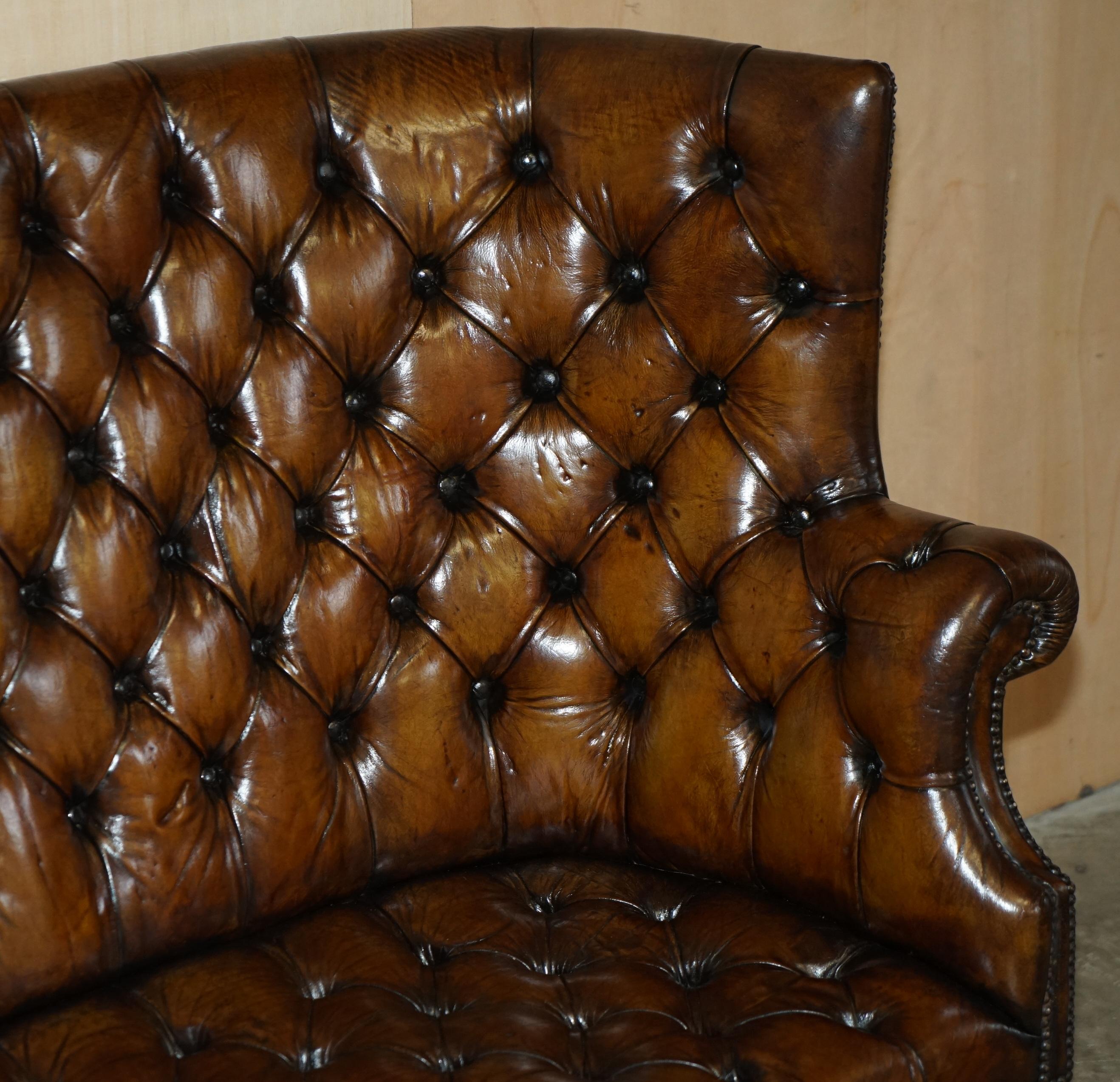 Leather FULLY RESTORED ViNTAGE CIGAR BROWN LEATHER PORTERS WINGBACK CHESTERFIELD SOFA For Sale