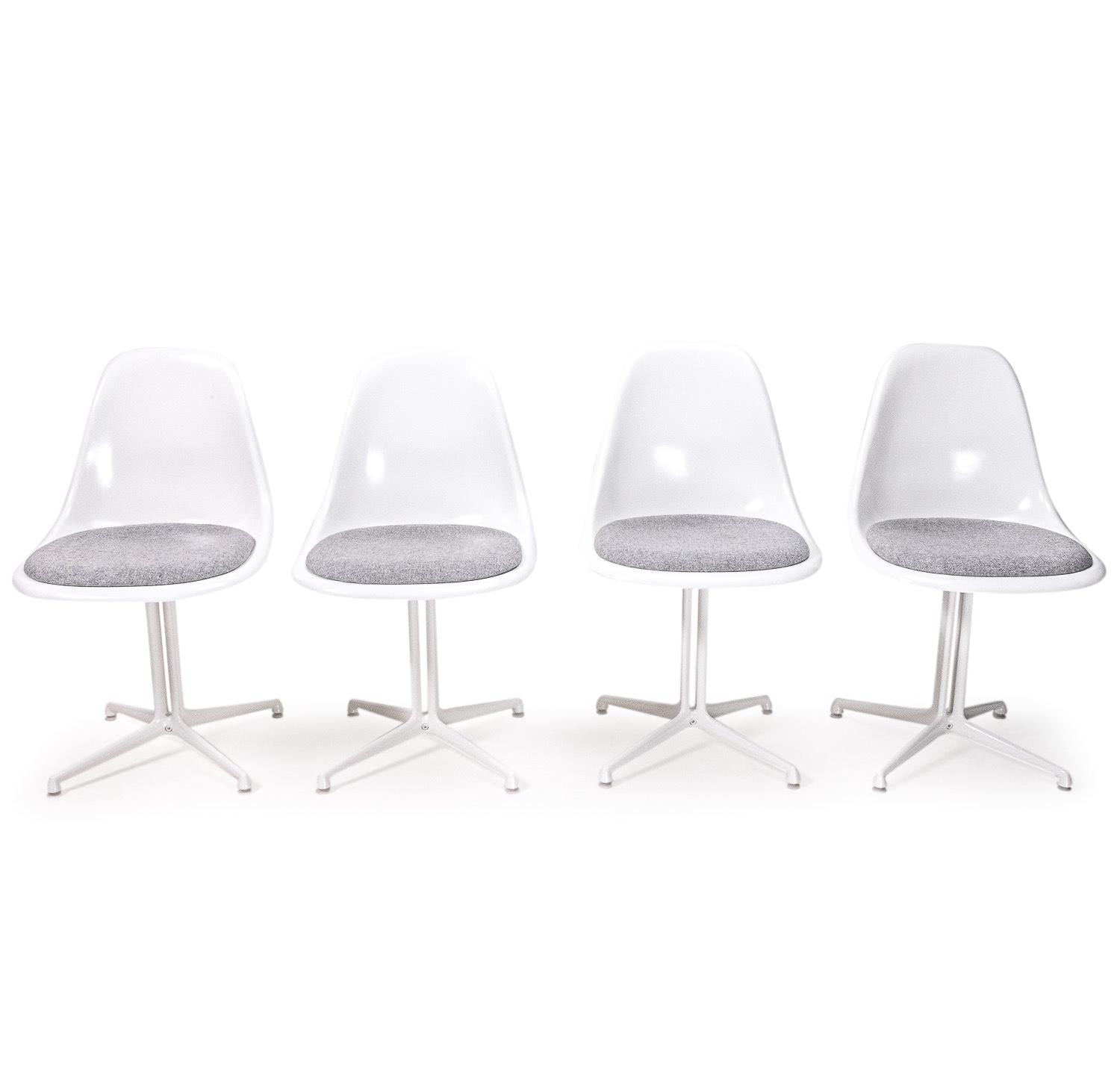 Fully Restored Vintage Eames Side Chairs, Set of 4, La Fonda Base In Good Condition In Renens, CH