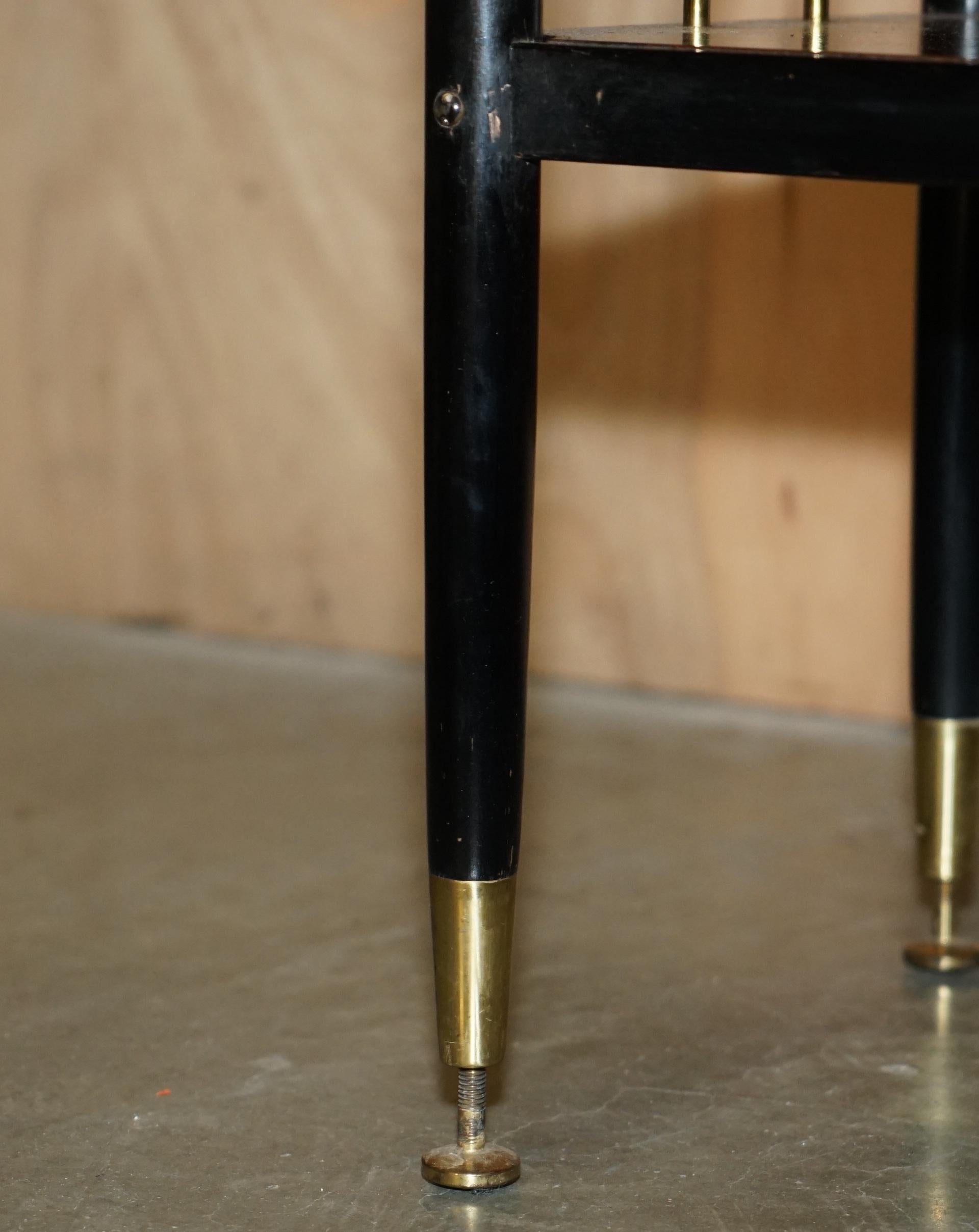LIBRERIA DA LATO IN OTTONE E LEGNO DURO COMPLETAMENTE RISTRUTTURATA DI G-Plan in vendita 5