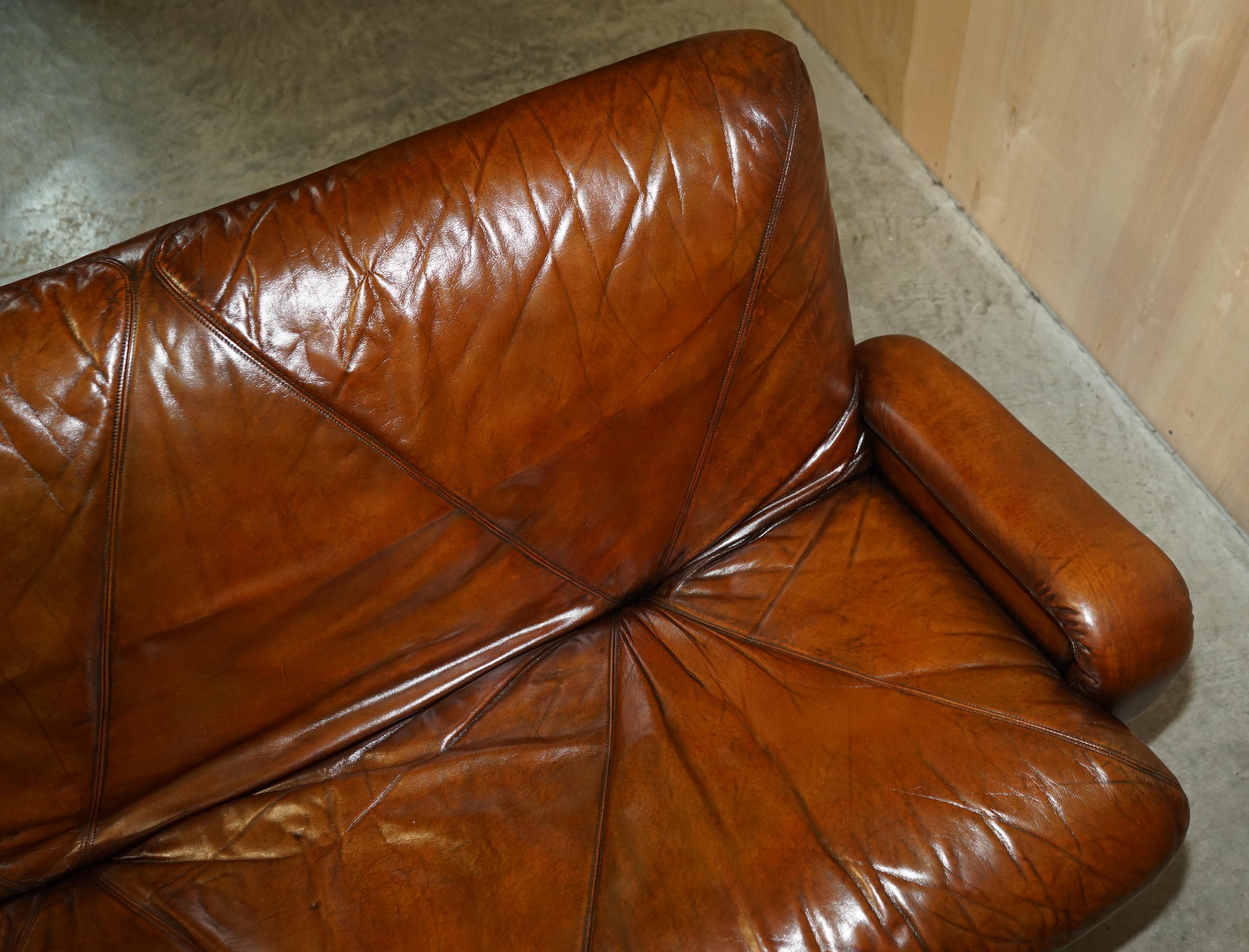 Fully Restored Vintage Mid-Century Modern Hand Dyed Brown Leather Stylish Sofa For Sale 2