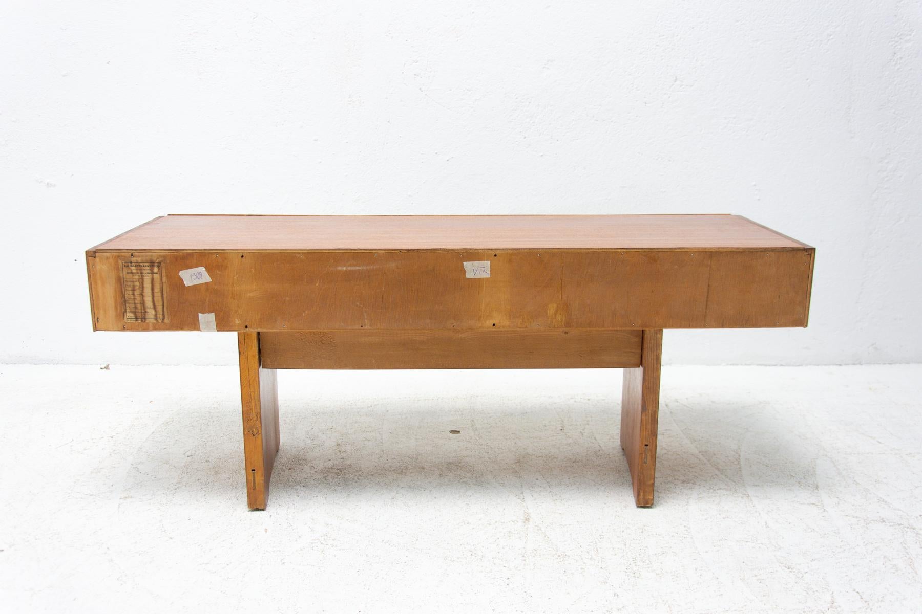 Fully Restored Walnut Side Table, 1970´s, Czechoslovakia 1