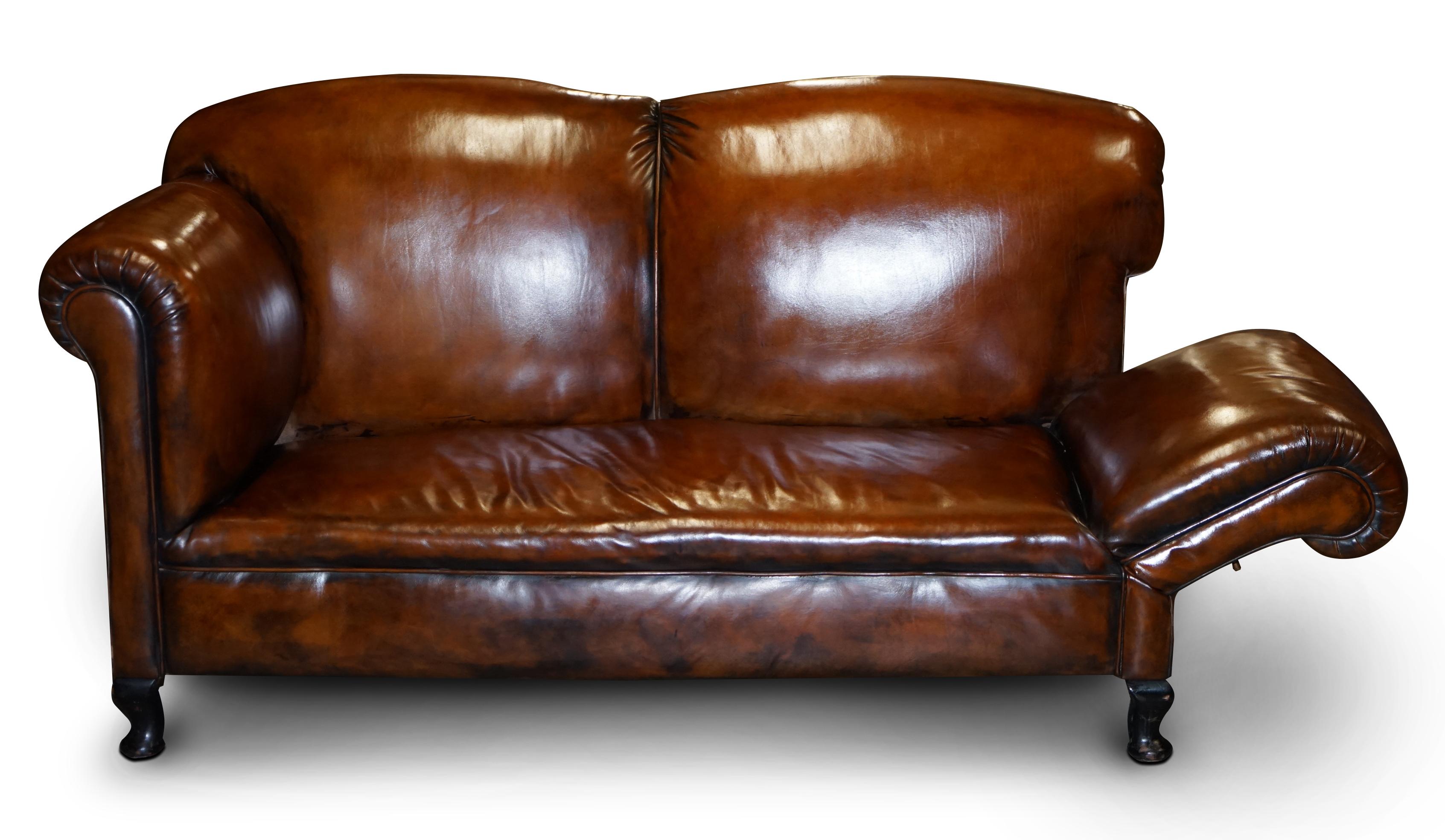 Restaurierte Whisky Brown Leder Drop Arm Chaise Lounge Sofa Pferdehaar gefüllt im Angebot 10