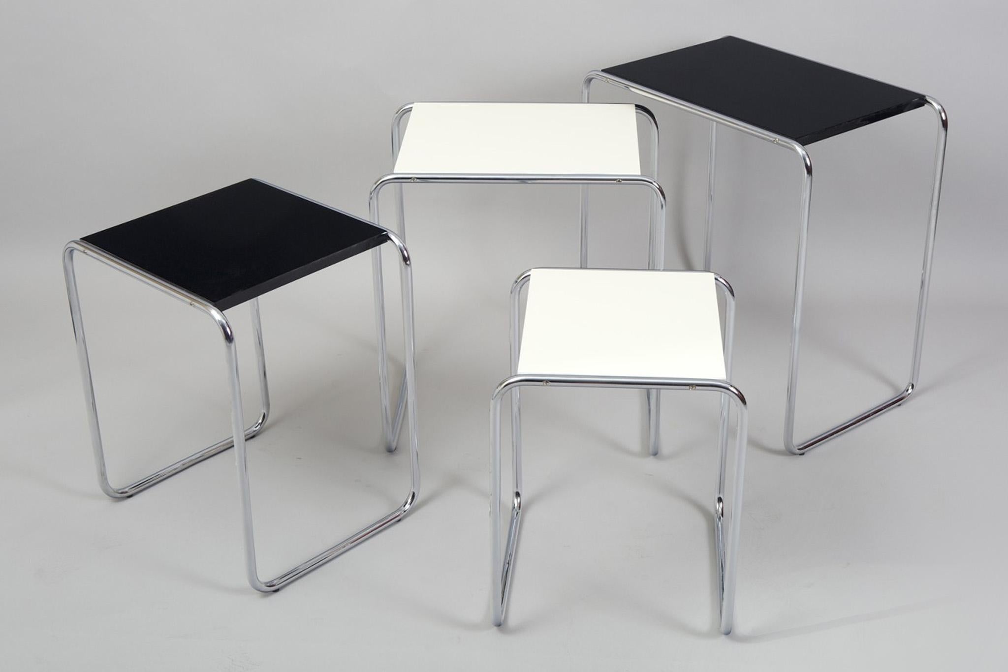 Fully Restored White Nest Tables Made in the 1950s by Kovona, Czech Origin In Good Condition For Sale In Horomerice, CZ