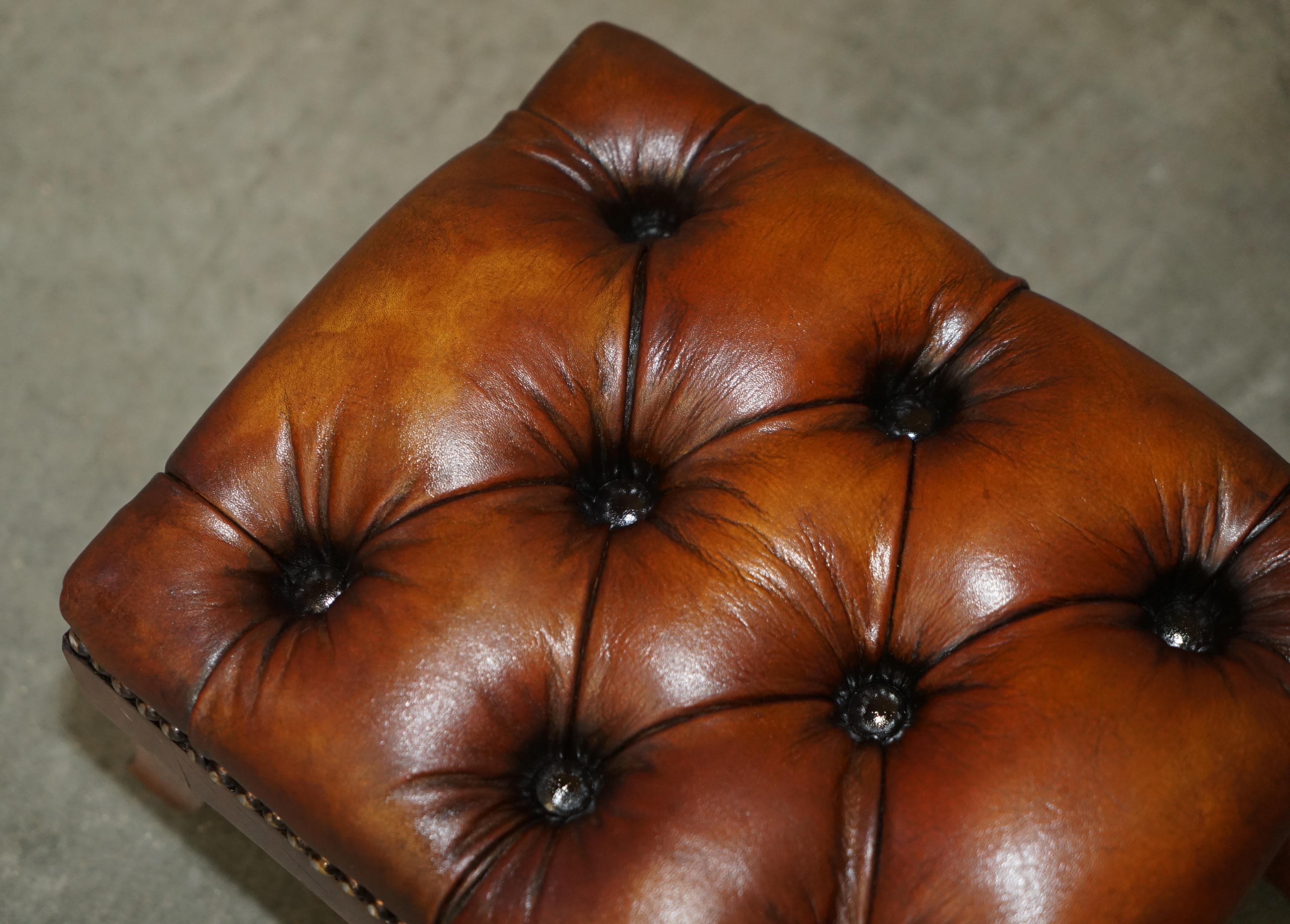 Sac à dos ARMCHAIR CHESTERFIELD entièrement récupéré, en cuir marron teint à la main Bon état - En vente à West Sussex, Pulborough