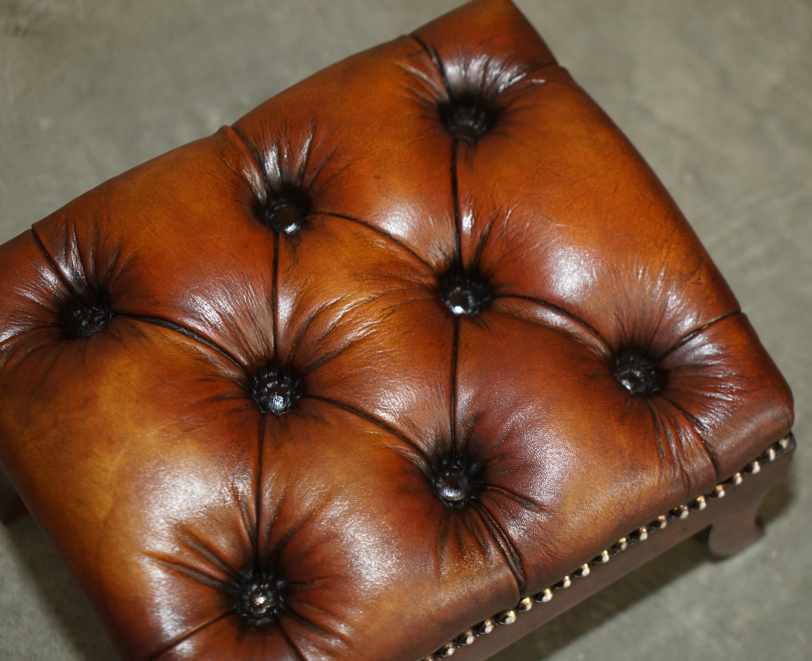 Fin du XIXe siècle Sac à dos ARMCHAIR CHESTERFIELD entièrement récupéré, en cuir marron teint à la main en vente