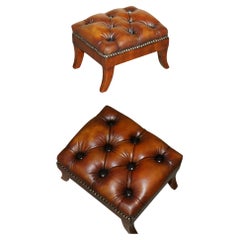 POLTRONE A SCHIENALE COMPLETAMENTE RESTAURATO CHEsterfield FOOTSTOOL TINTURA A MANO IN PELLE MARRONE