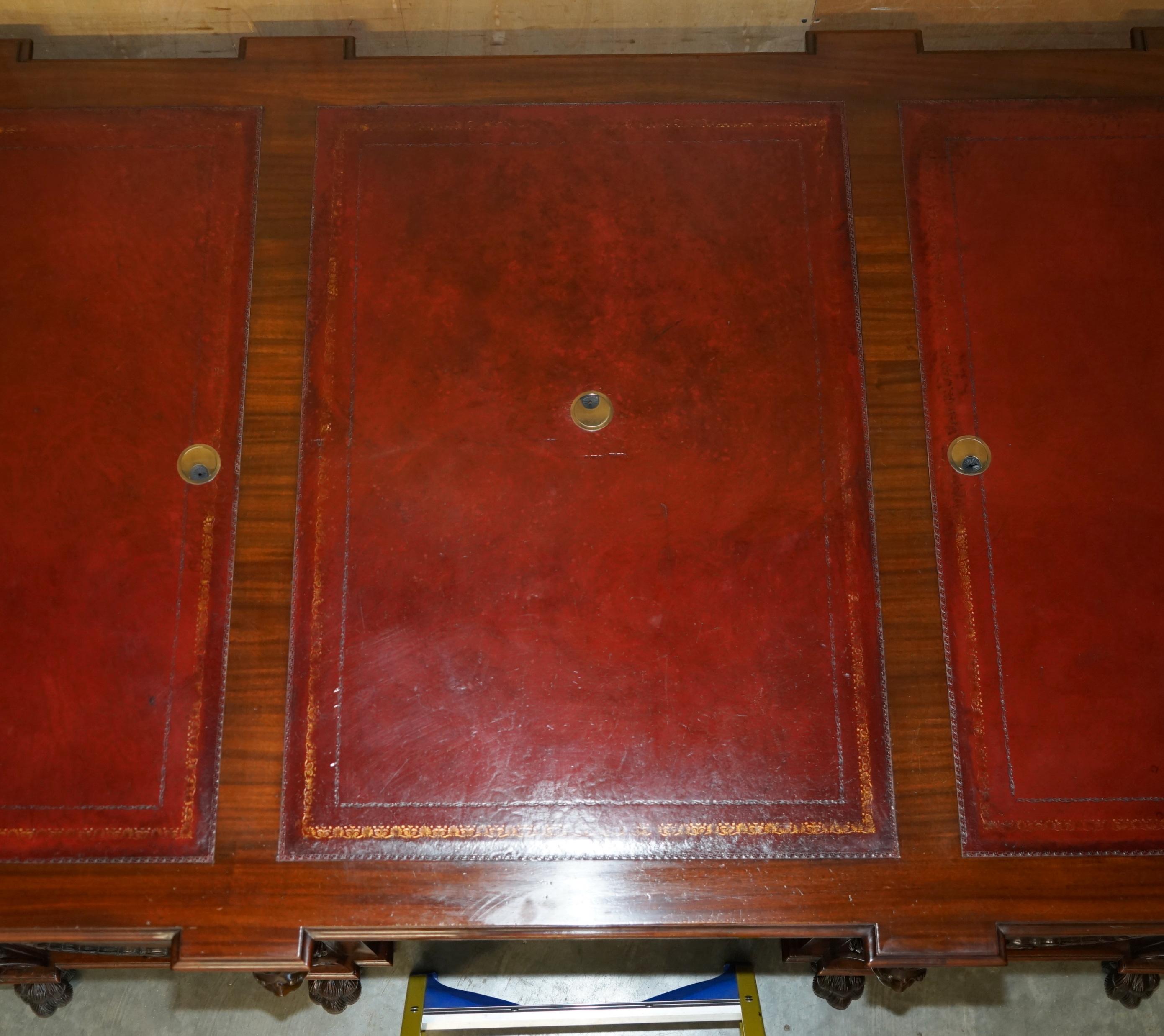 FULLY RESTPORED THOMAS CHiPPENDALE LIONS HEAD CARVED TWIN PEDESTAL PARTNER DESK For Sale 6