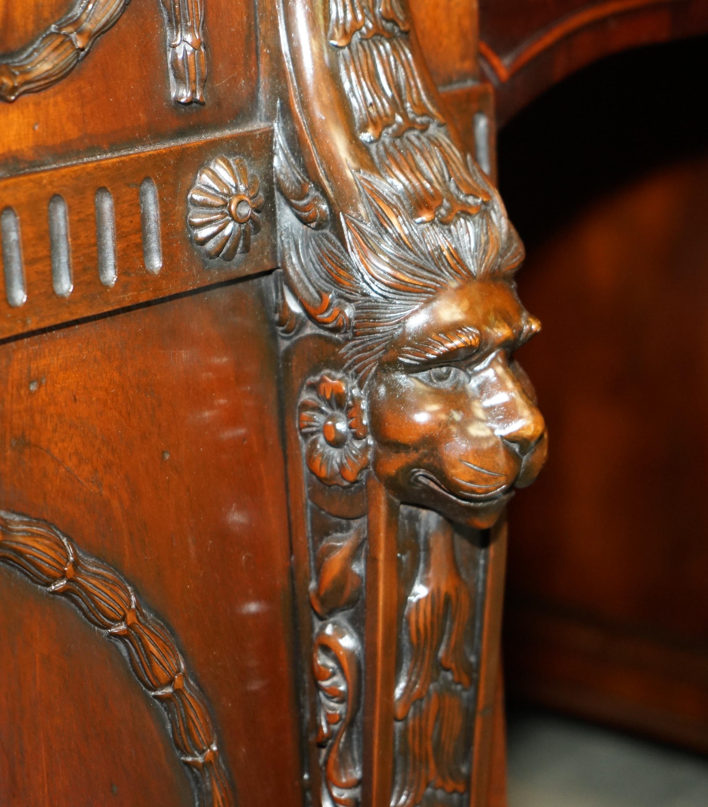 Leather FULLY RESTPORED THOMAS CHiPPENDALE LIONS HEAD CARVED TWIN PEDESTAL PARTNER DESK For Sale