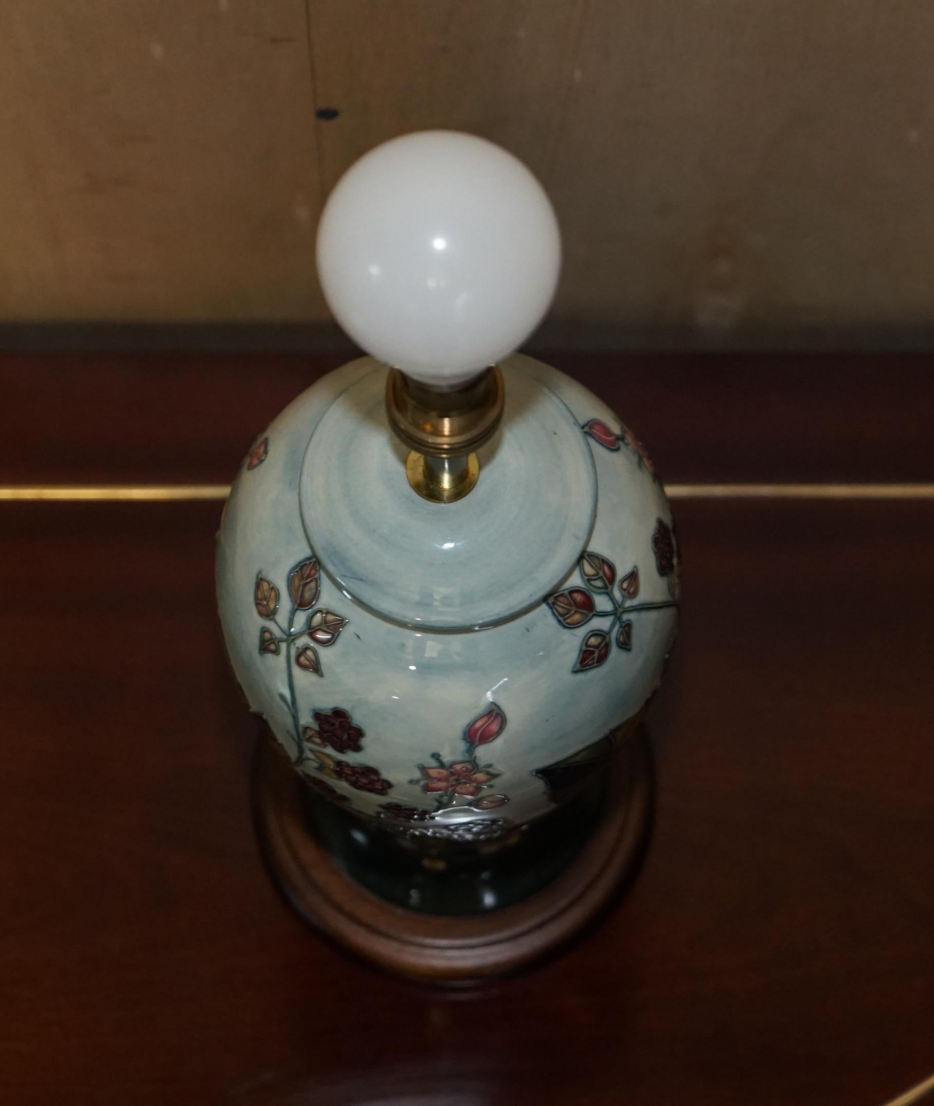 Late 20th Century Fully Signed and Stamped 1992 Moorcroft Bramble Table Lamp in Stunning Order