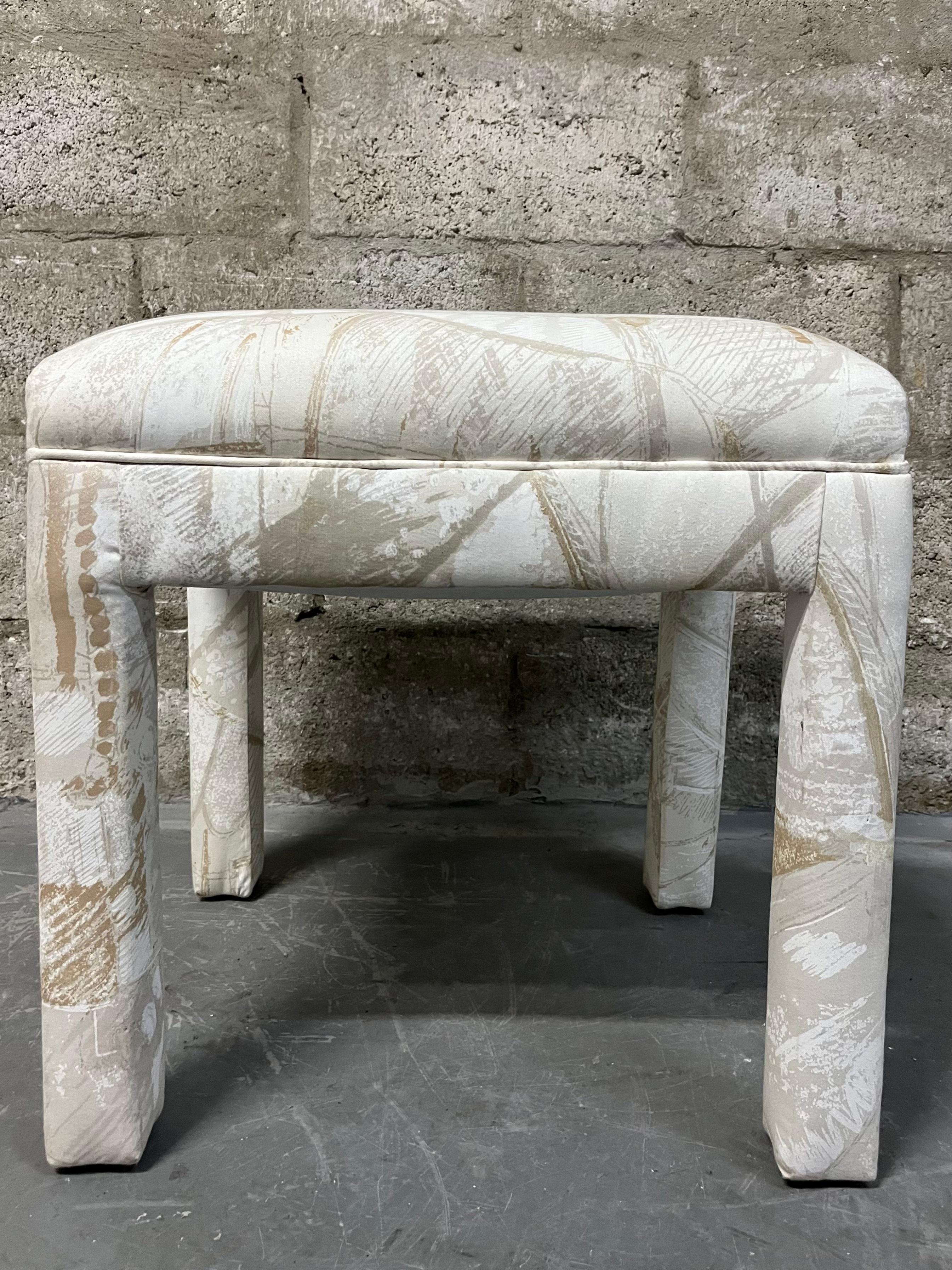 Fully Upholstered Postmodern Parson Style Vanity Bench / Stool. Circa 1980 For Sale 2