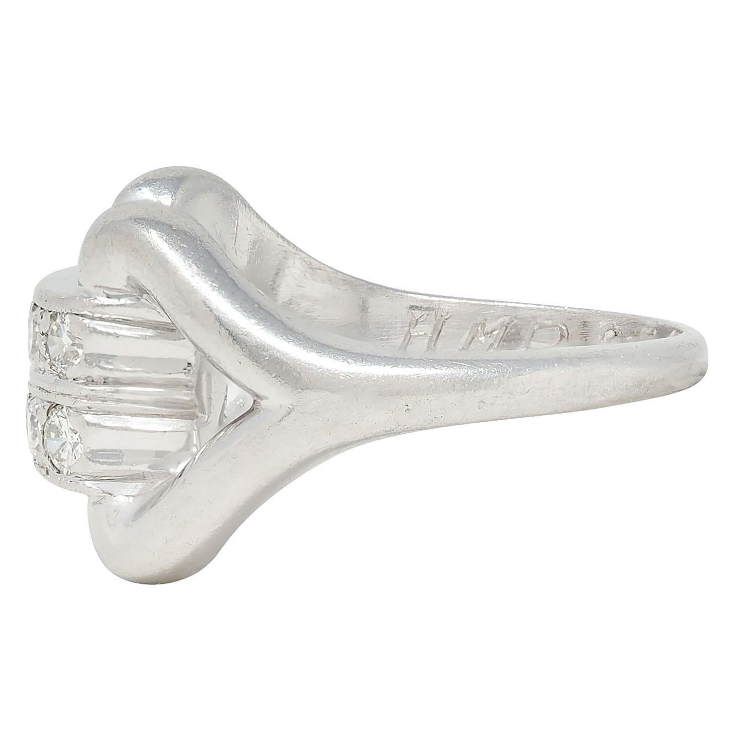 Fulmer & Co. 1943 Diamond Platinum Double Row Vintage Buckle Ring im Zustand „Hervorragend“ im Angebot in Philadelphia, PA