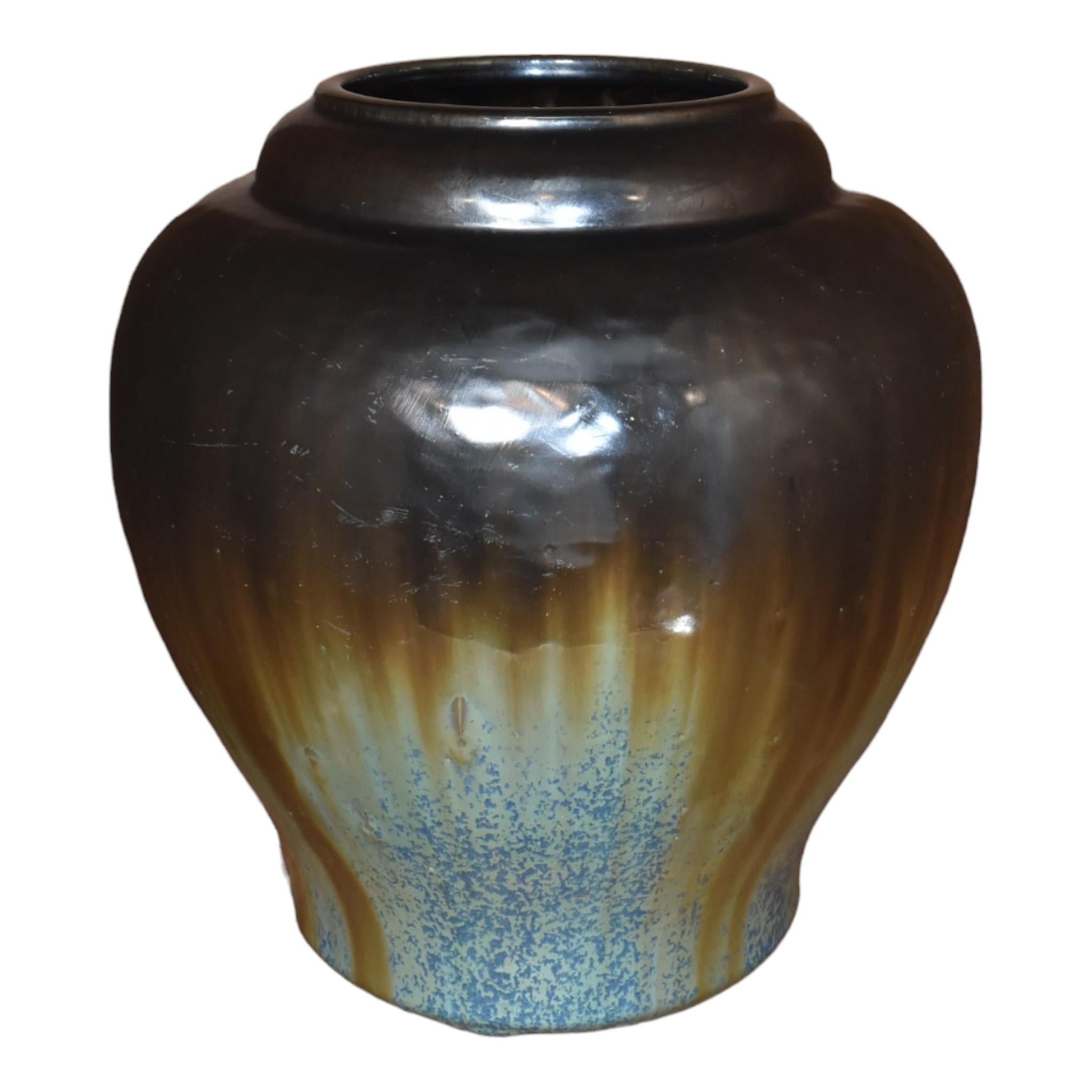 20ième siècle Fulper 1917-23 Arts and Crafts Pottery vase en céramique à glaçure flambée noire et bleue 591 en vente