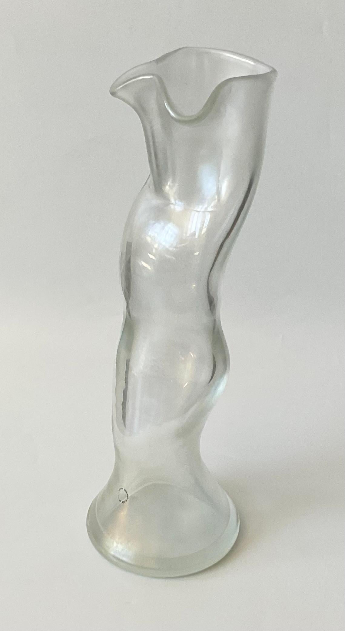 Fin du 20e siècle Vase torse en verre de Murano irisé signé et daté 1992 par Fulvio Bianconi  en vente