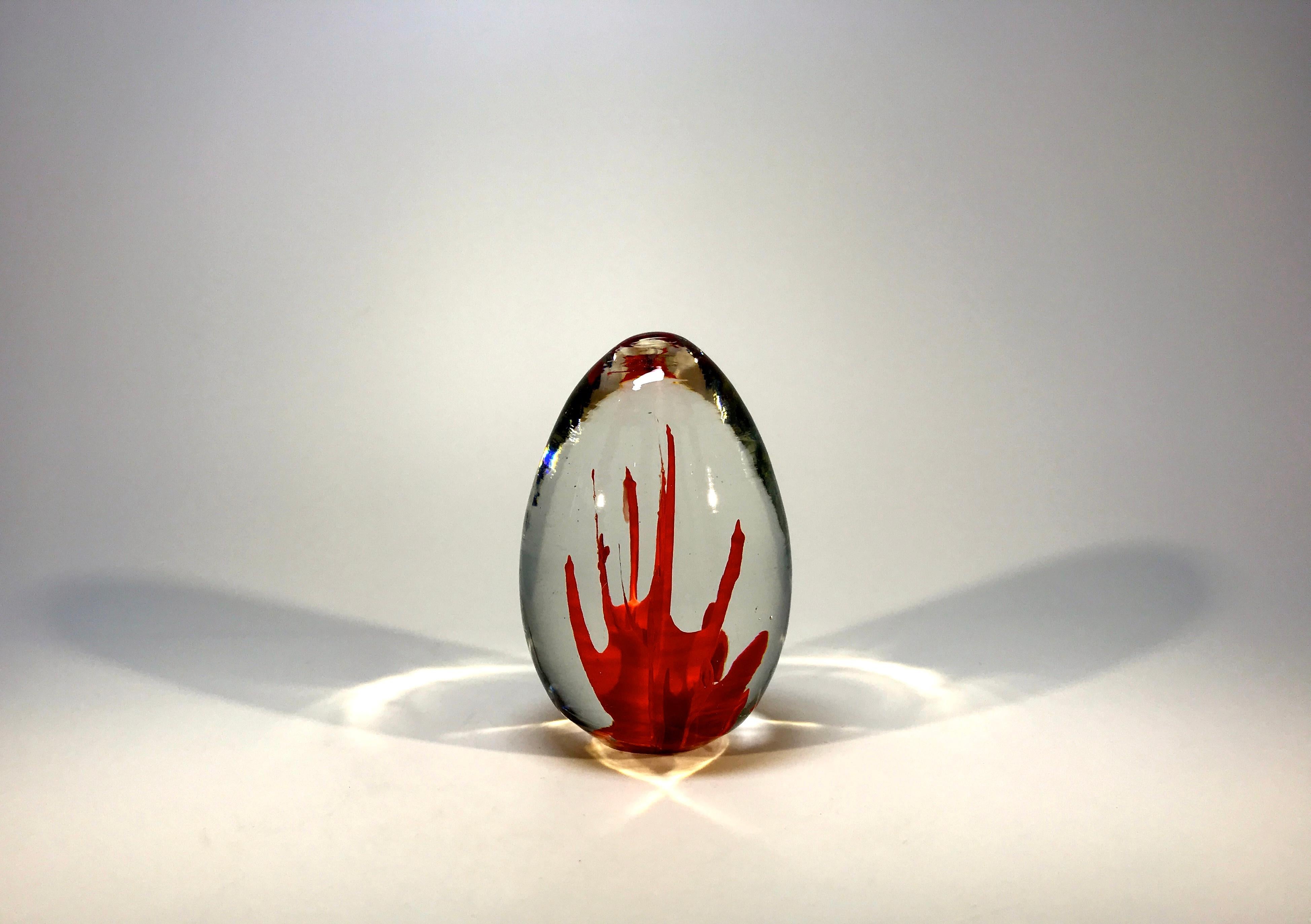 Fulvio Bianconi Signed Venini, Italia, Coral Red Glass Egg Paperweight, 1960s In Good Condition In Rothley, Leicestershire