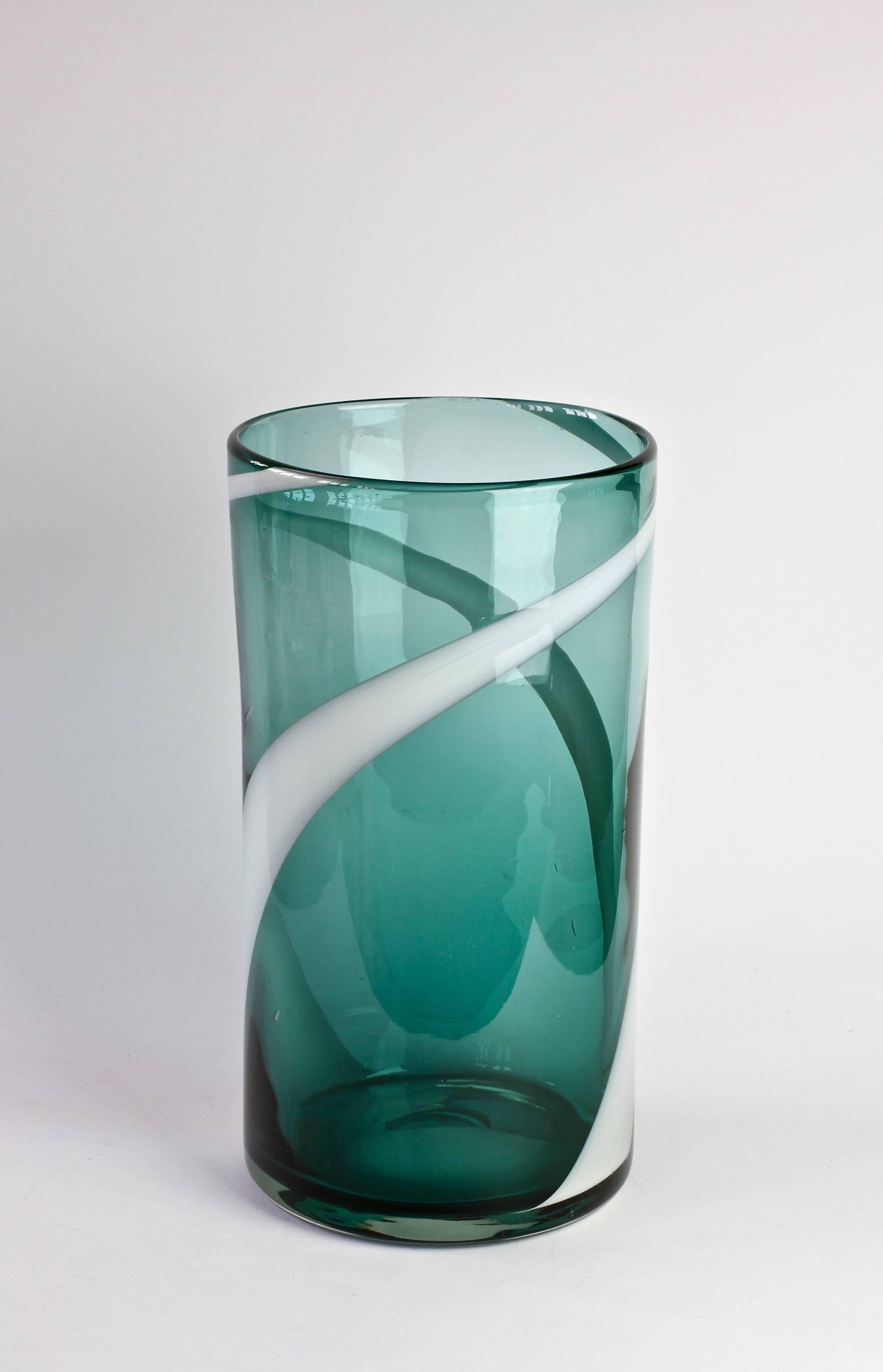 Fulvio Bianconi Style Murano Glass Vase White Striped over Petrol Green, Italy 4