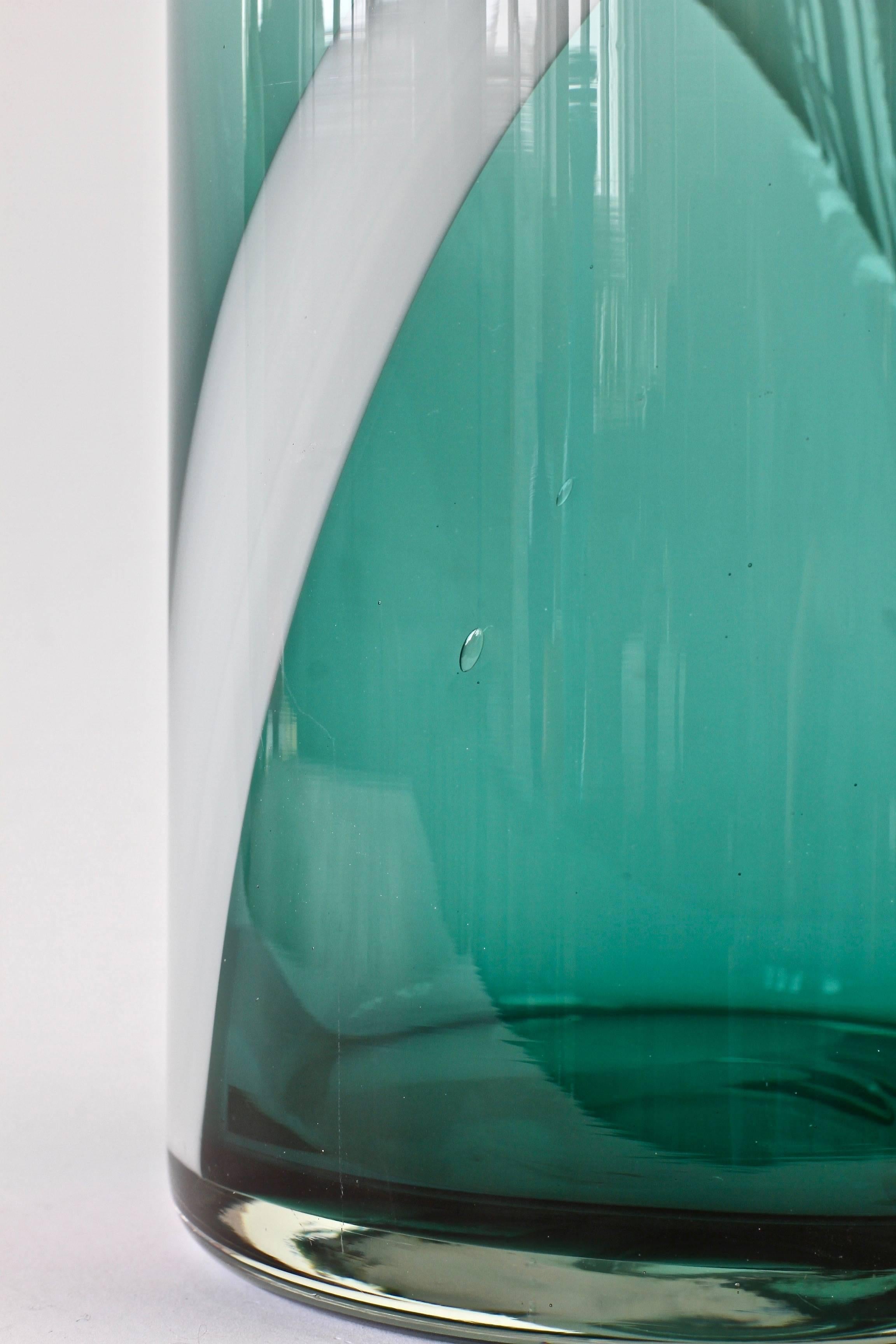 Fulvio Bianconi Style Murano Glass Vase White Striped over Petrol Green, Italy 12