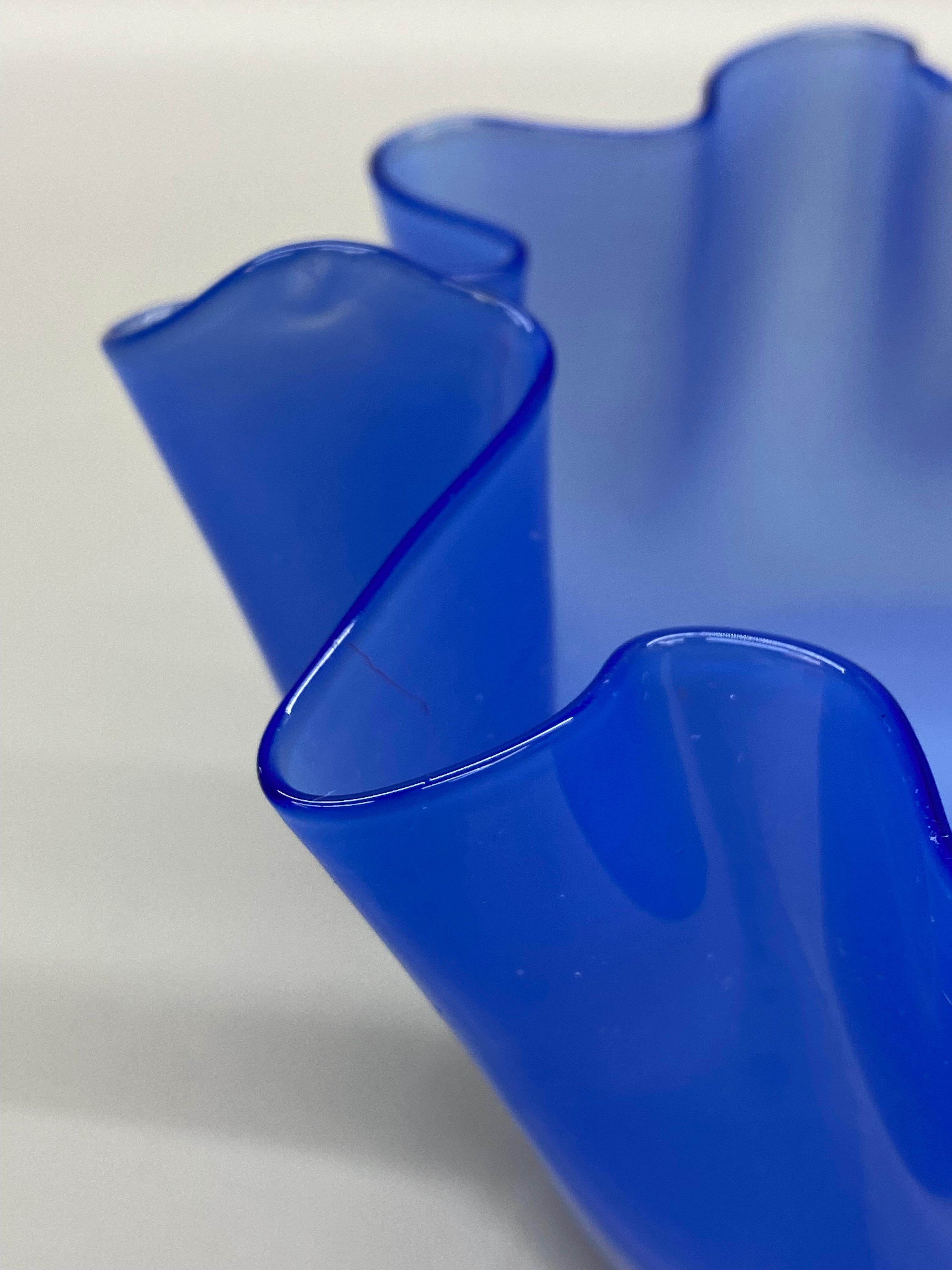 Fulvio Bianconi Venini Murano Azurblau Fazzoletto Vase (Mitte des 20. Jahrhunderts) im Angebot