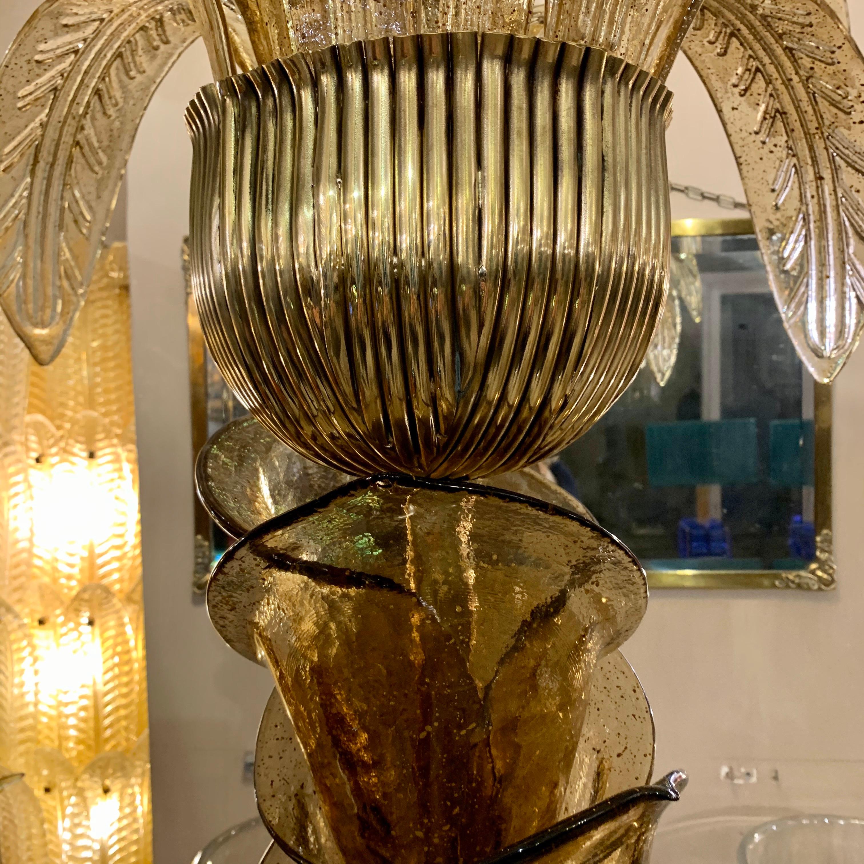 Fumè and Gold Murano Glass Palm Tree Floor Lamp, Brass Fittings, 1970s In Excellent Condition In Florence, IT