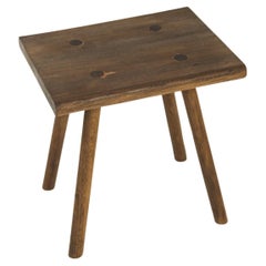 Tabouret en chêne anglais framboisé