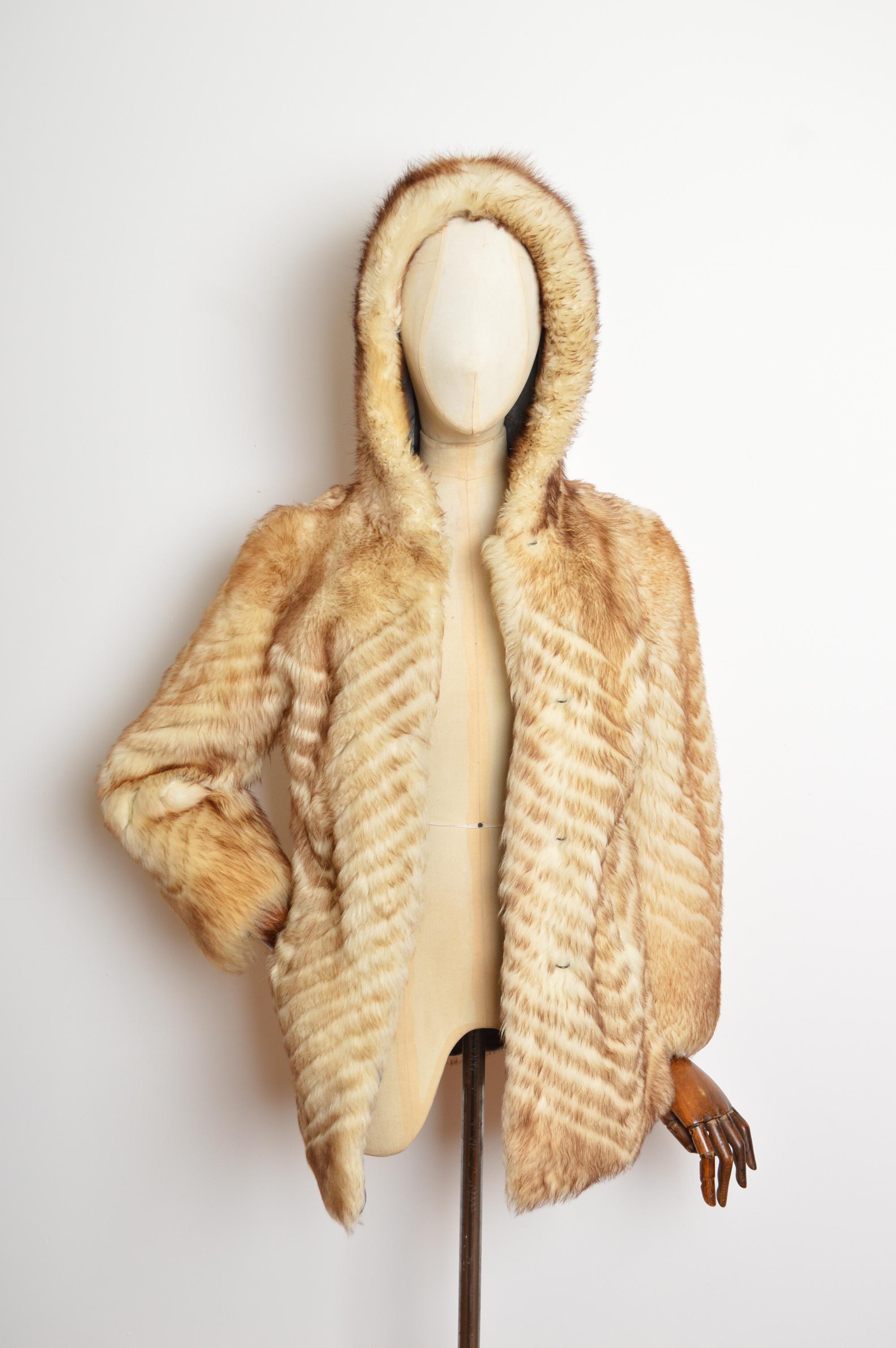 Divertente giacca con cappuccio in pelle di pecora Shearling Chevron degli anni '60 - Coates in vendita 9
