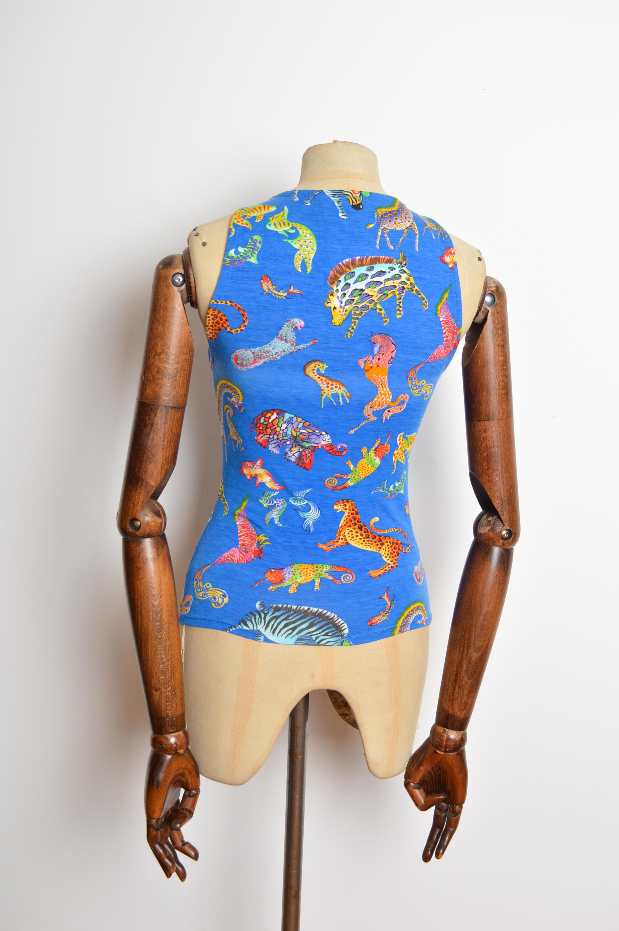 Fun 1990's Gianni Versace Bunte Tier Cartoon Shirt & Tank Top Set im Angebot 8